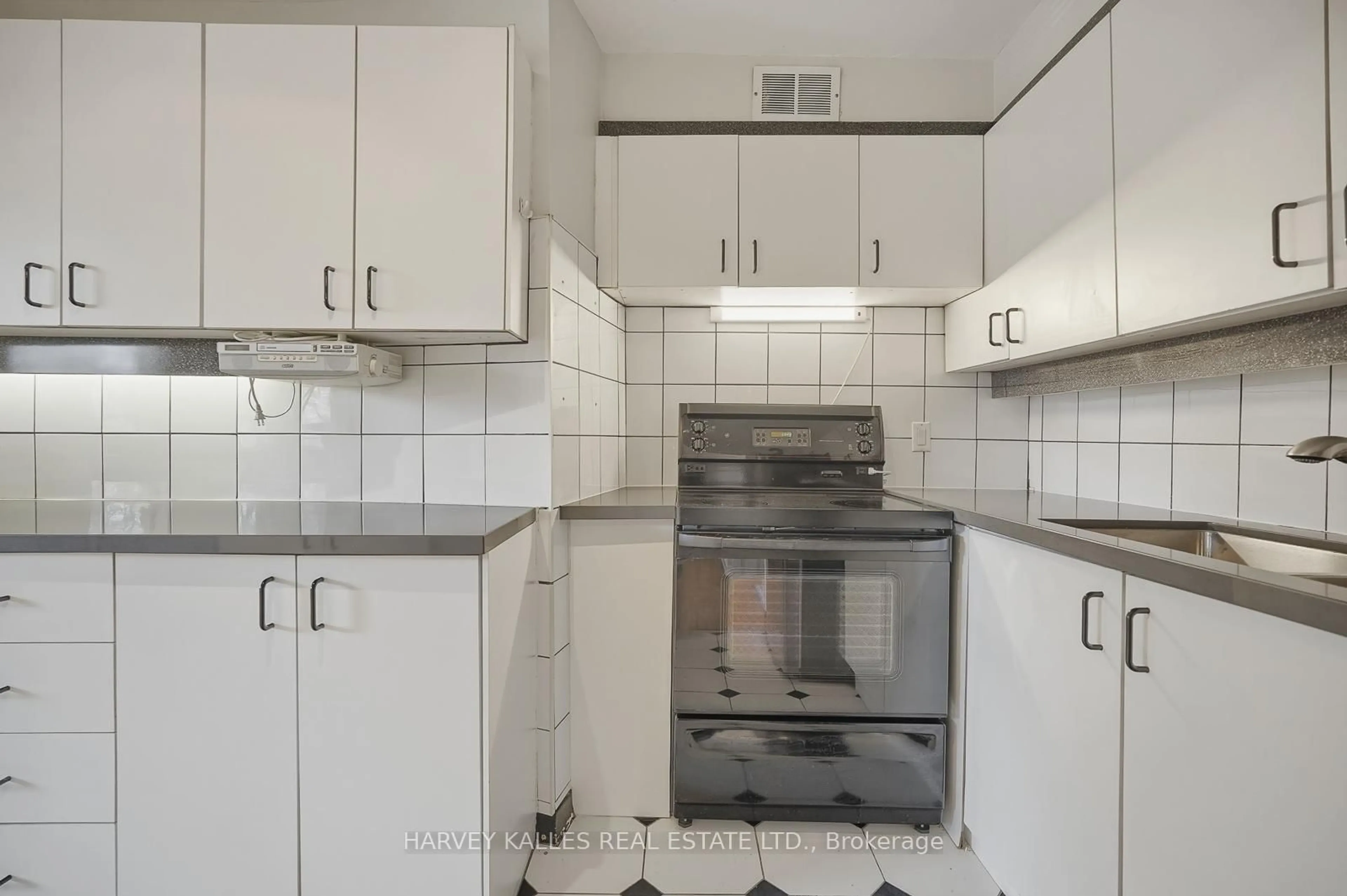 Standard kitchen, ceramic/tile floor for 80 Coe Hill Dr #206, Toronto Ontario M6S 3C9