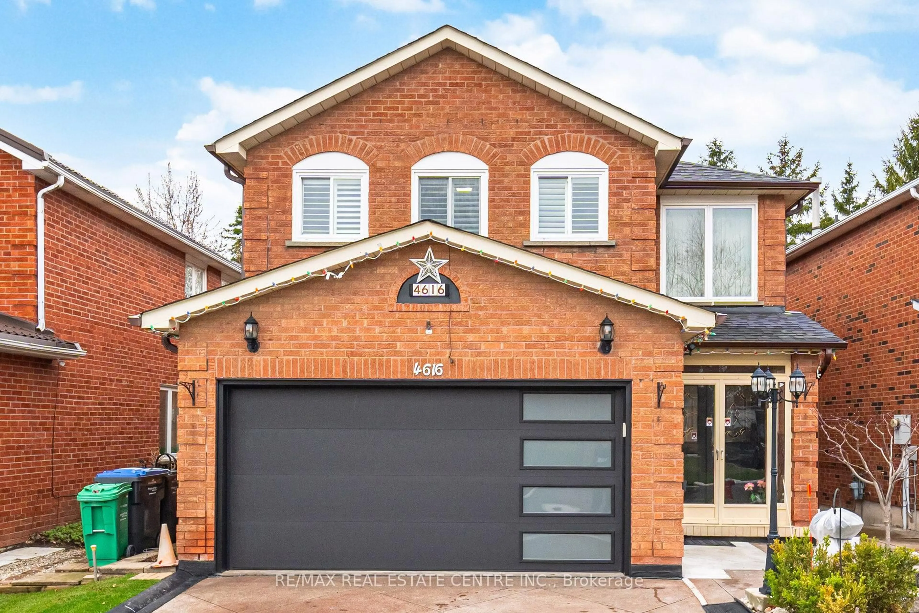 Home with brick exterior material, street for 4616 Owl Circ, Mississauga Ontario L4Z 2P9