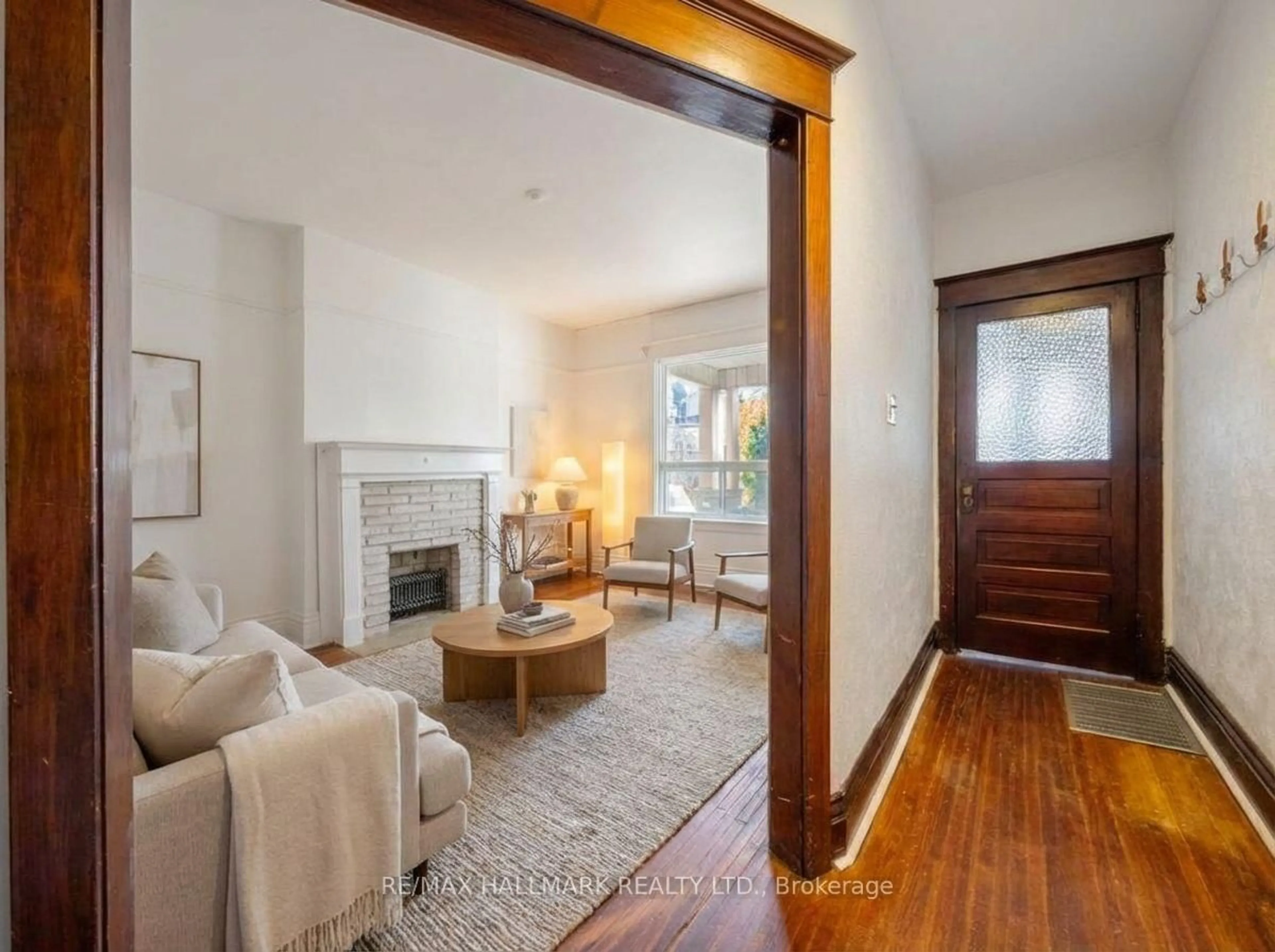 Unknown for 22 Kenneth Ave, Toronto Ontario M6P 1H9