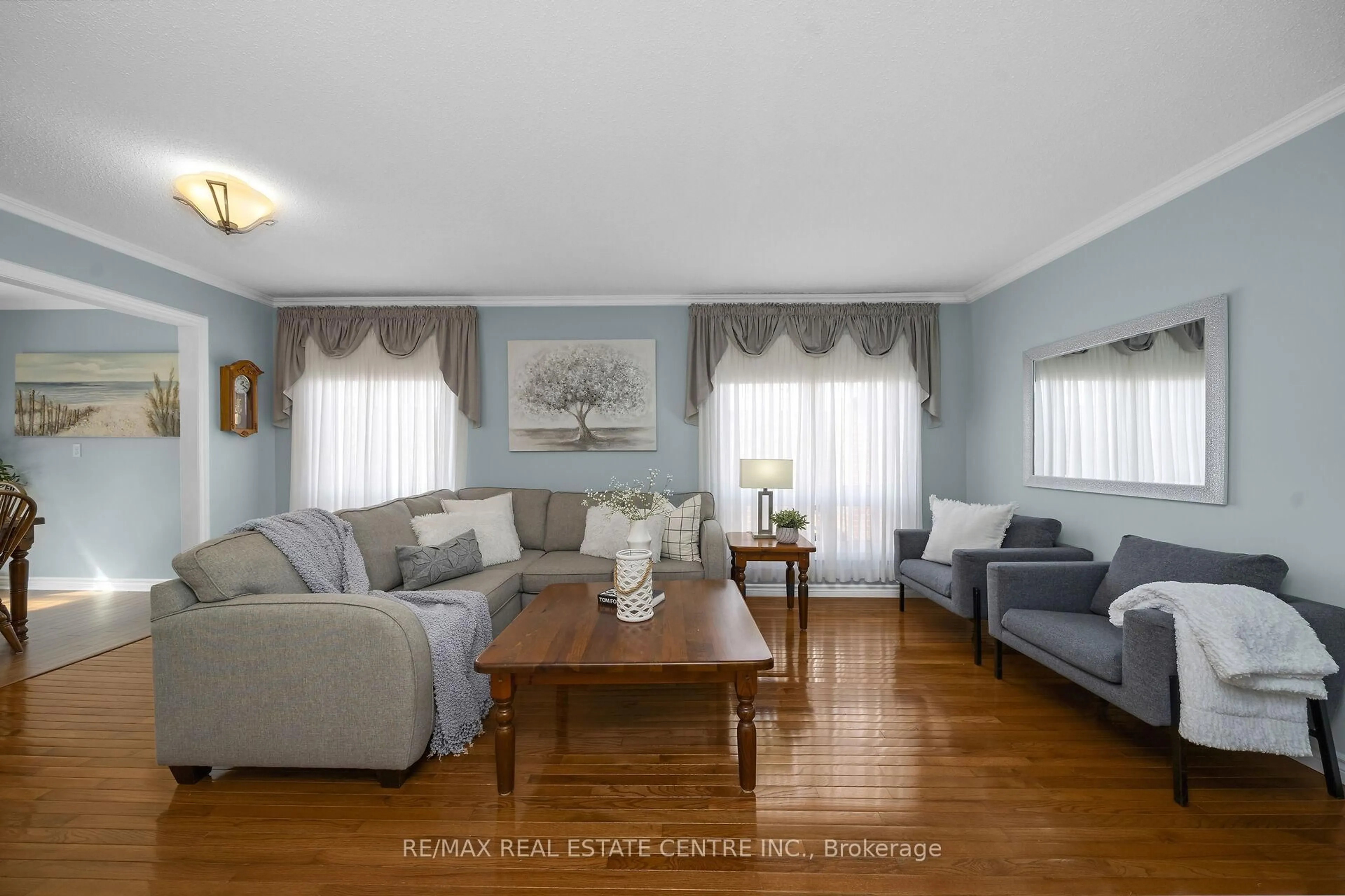 Living room with furniture, unknown for 466 Vanier Dr, Milton Ontario L9T 4T4