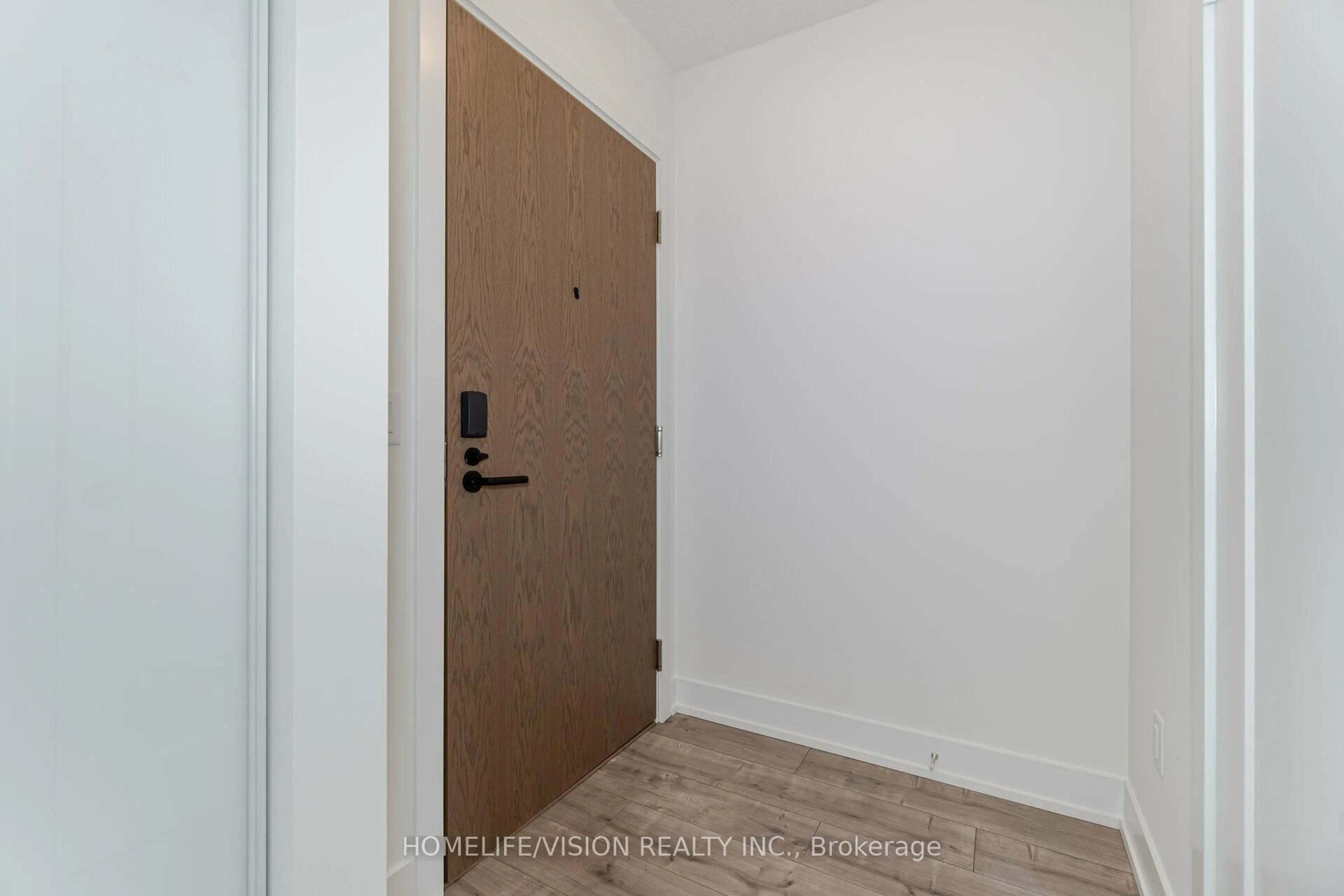 Indoor entryway for 10 Eva Rd #PH06, Toronto Ontario M9C 0B3