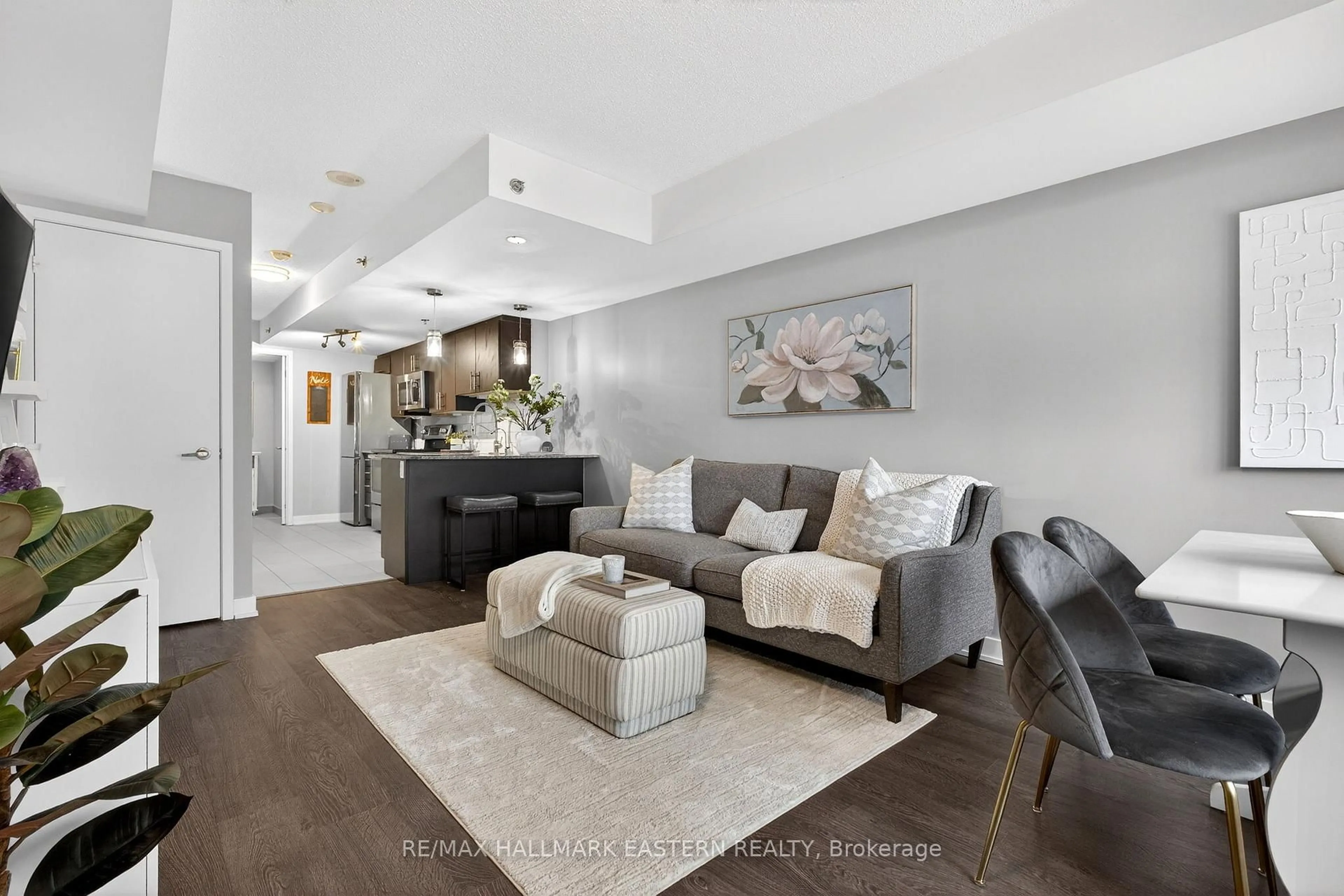 Living room with furniture, unknown for 11 Superior Ave #Th3, Toronto Ontario M8V 0A7