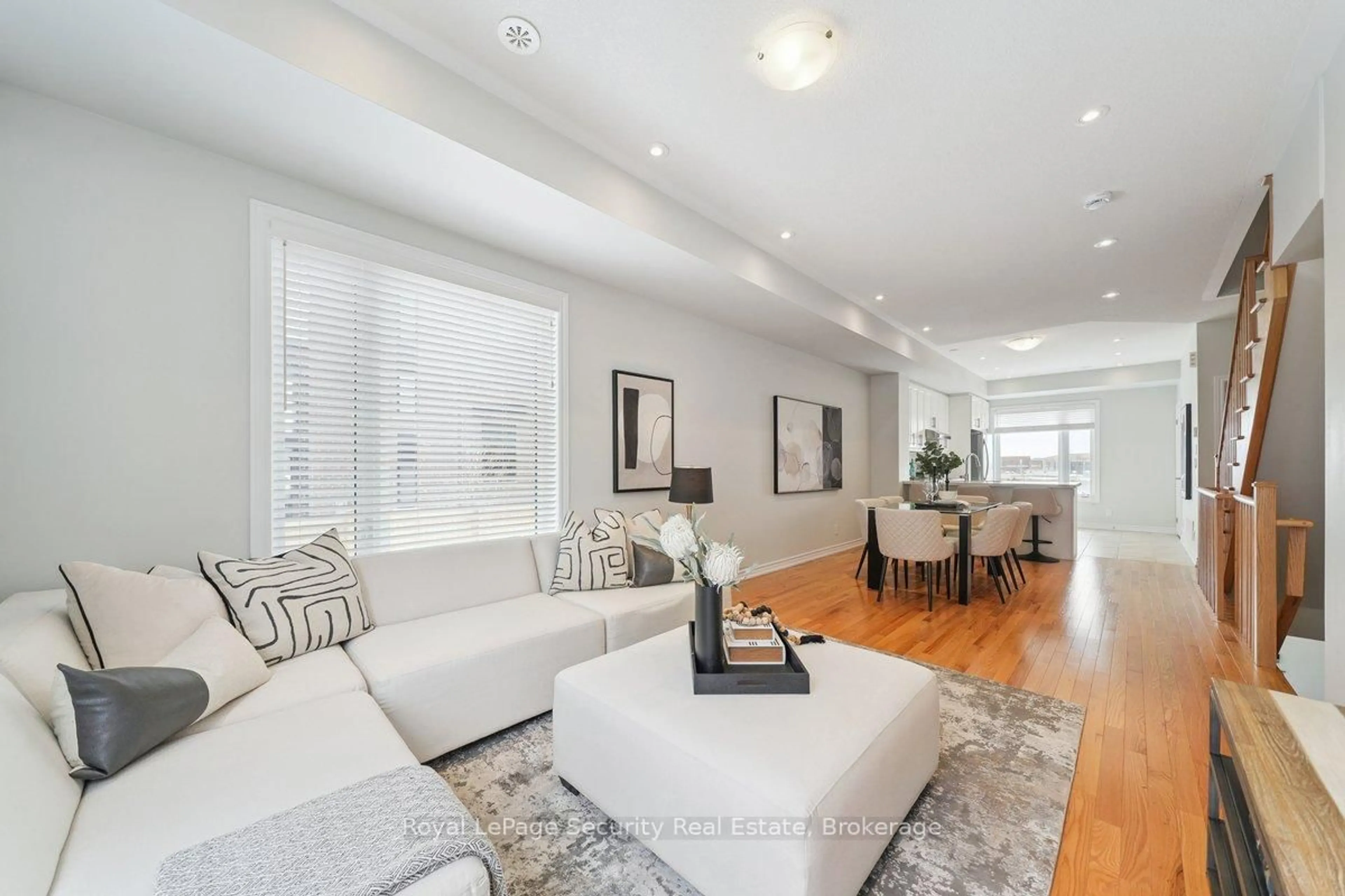 Living room with furniture, unknown for 348 Wheat Boom Dr #24, Oakville Ontario L6H 3V6