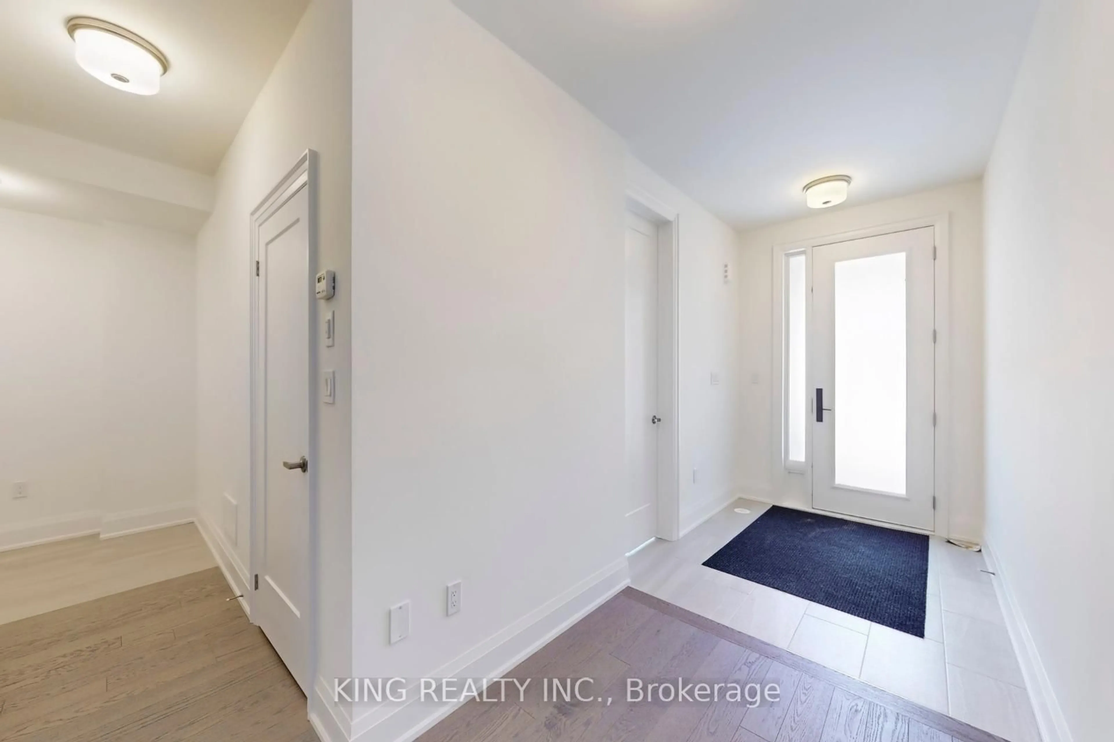 Indoor entryway for 3320 Taha Gdns, Oakville Ontario L6M 4K1