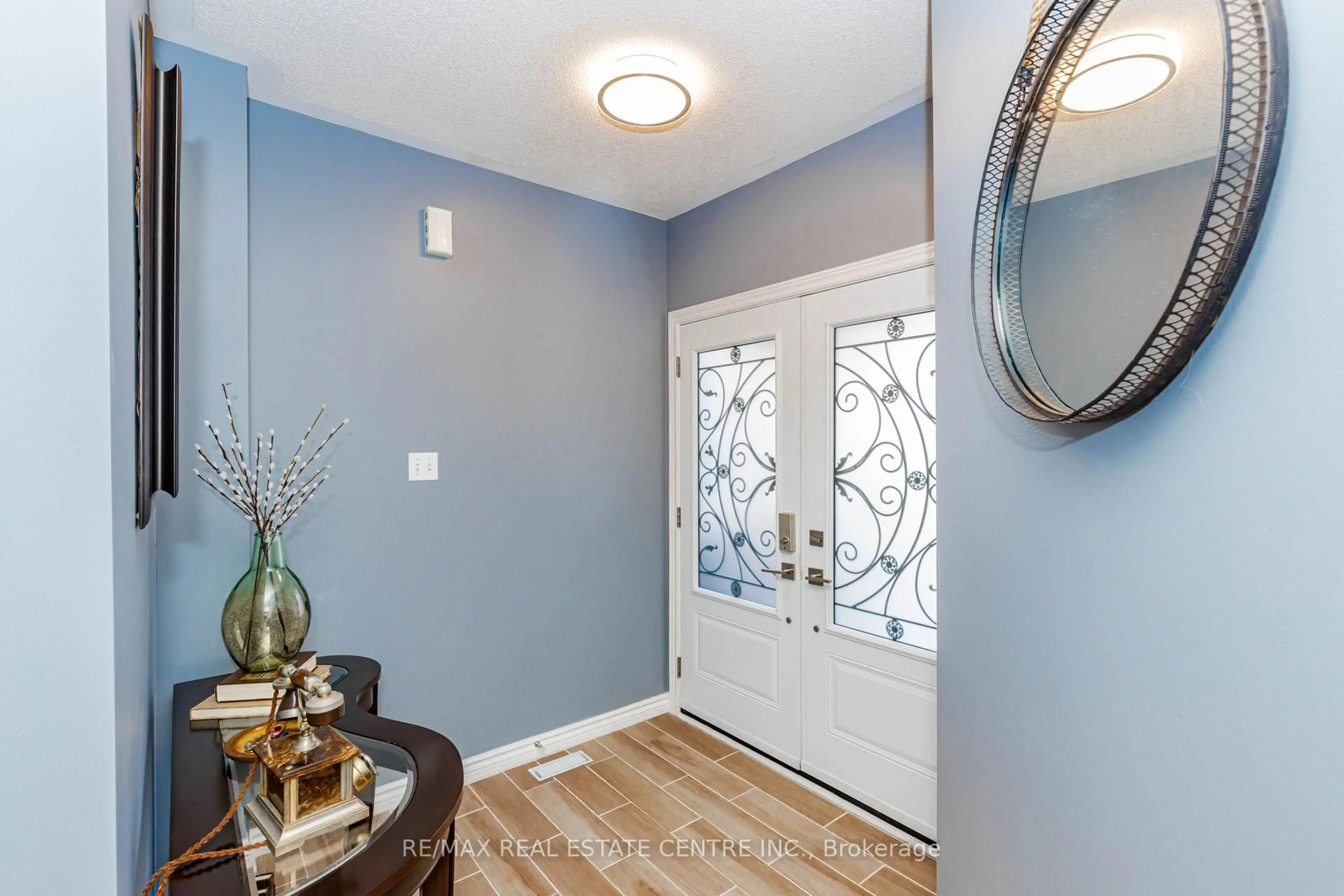 Indoor entryway for 60 Native Landing, Brampton Ontario L6X 5B1