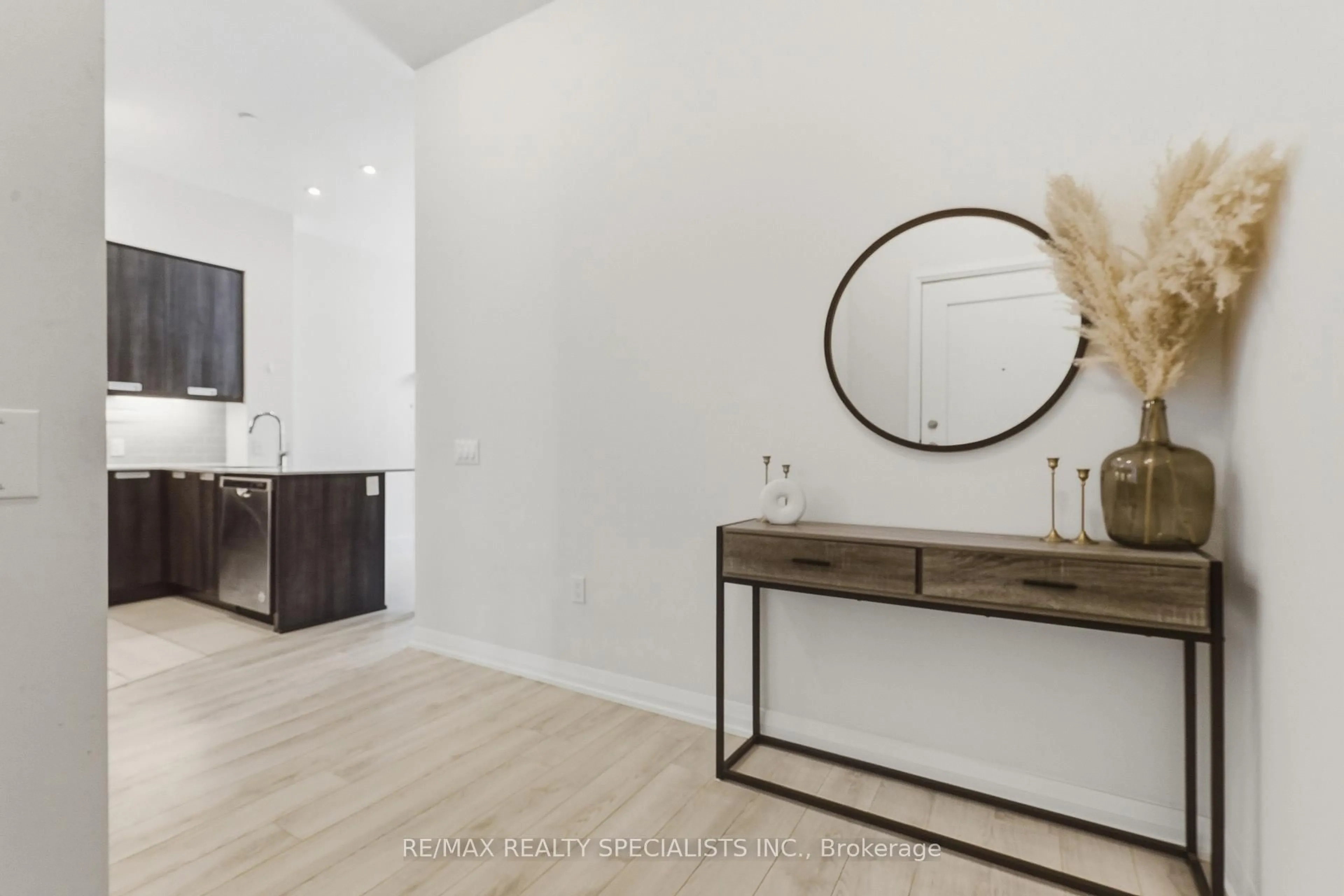 Indoor entryway for 65 Watergarden Dr #A5, Mississauga Ontario L5R 0G9