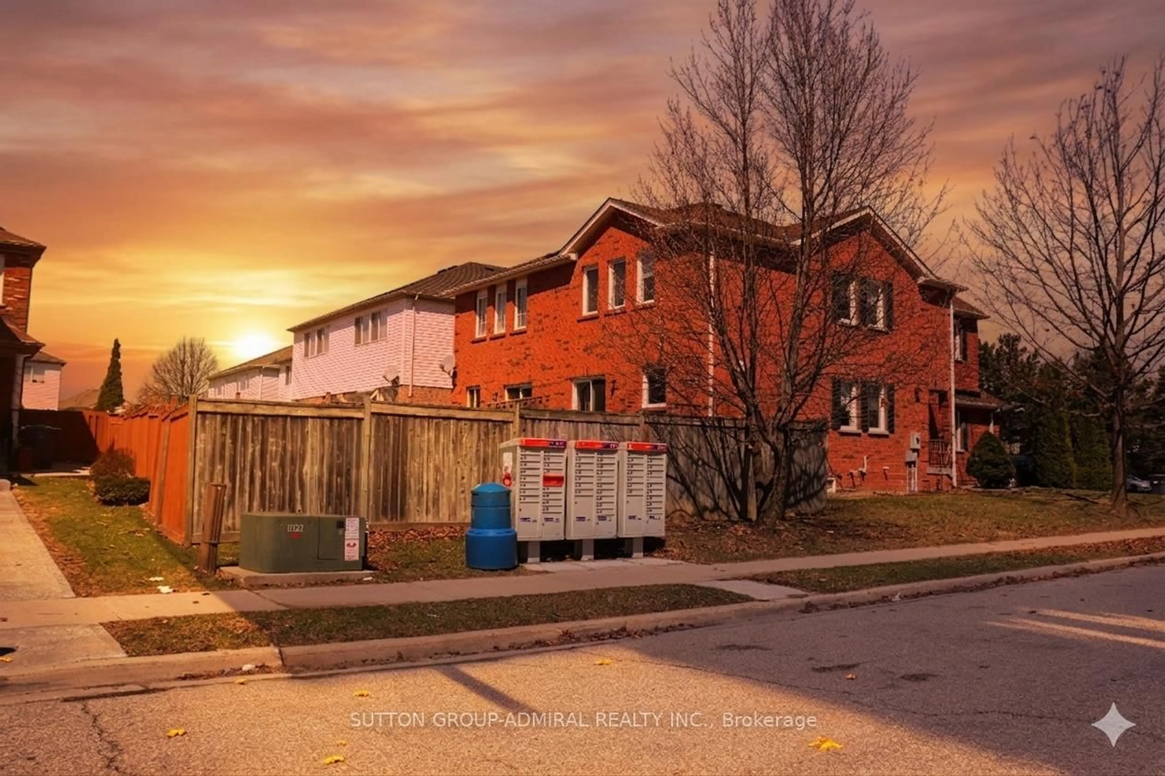 A pic from outside/outdoor area/front of a property/back of a property/a pic from drone, street for 129 Willow Park Dr, Brampton Ontario L6R 2N3