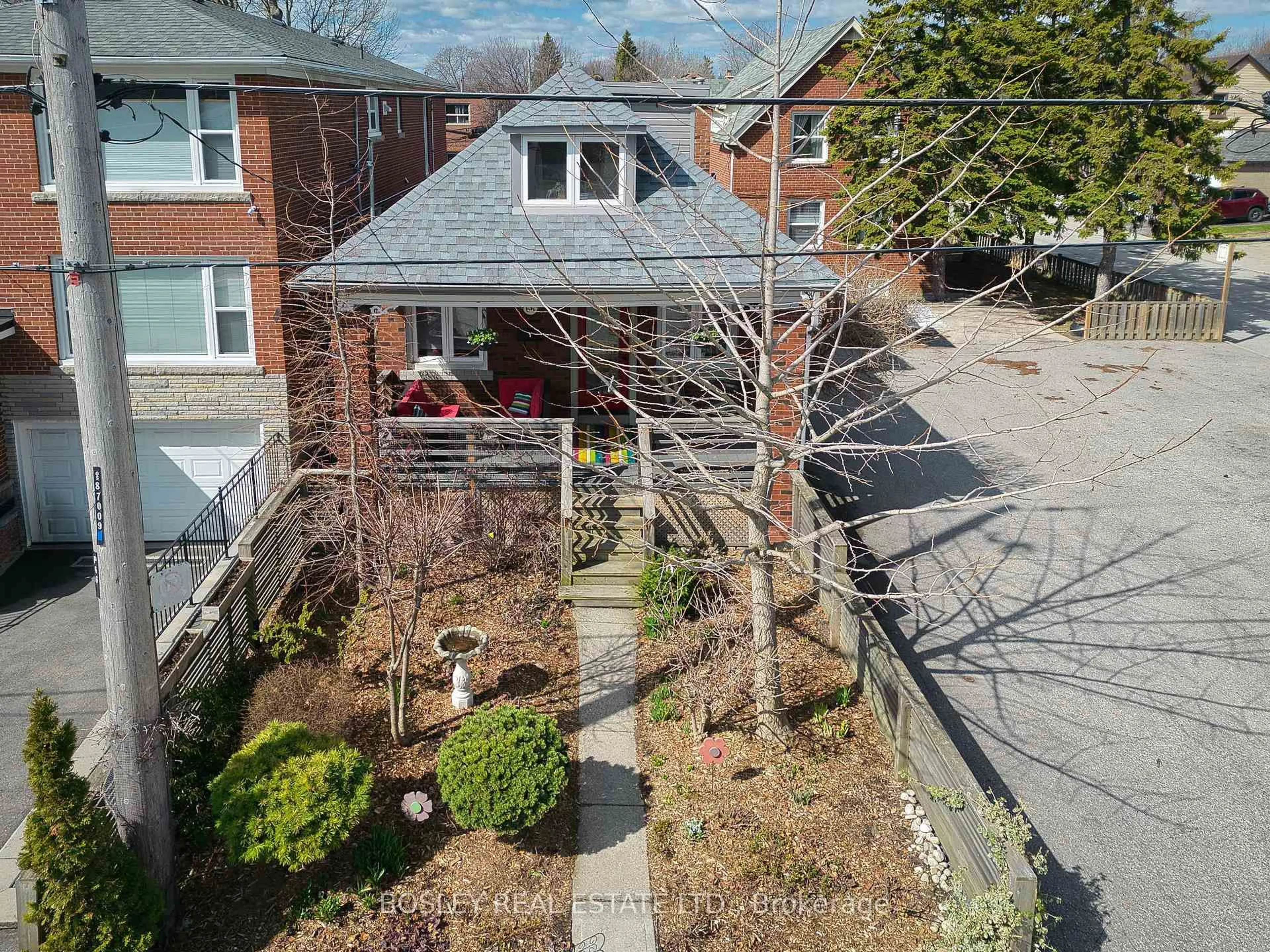 A pic from outside/outdoor area/front of a property/back of a property/a pic from drone, street for 66 Ninth St, Toronto Ontario M8V 3E3