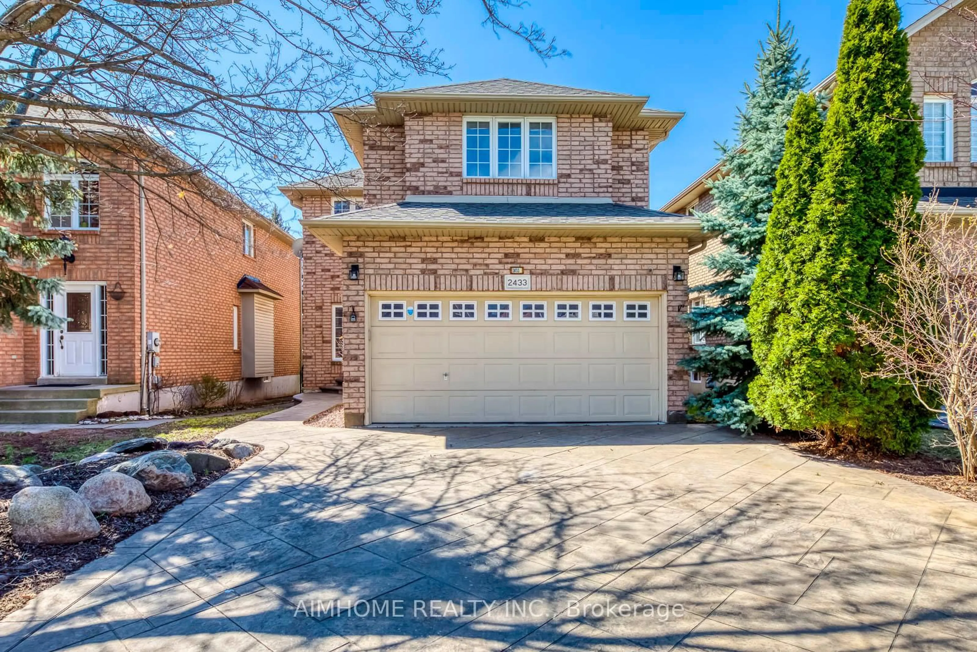 Home with brick exterior material, street for 2433 Valley Heights Cres, Oakville Ontario L6H 6X3