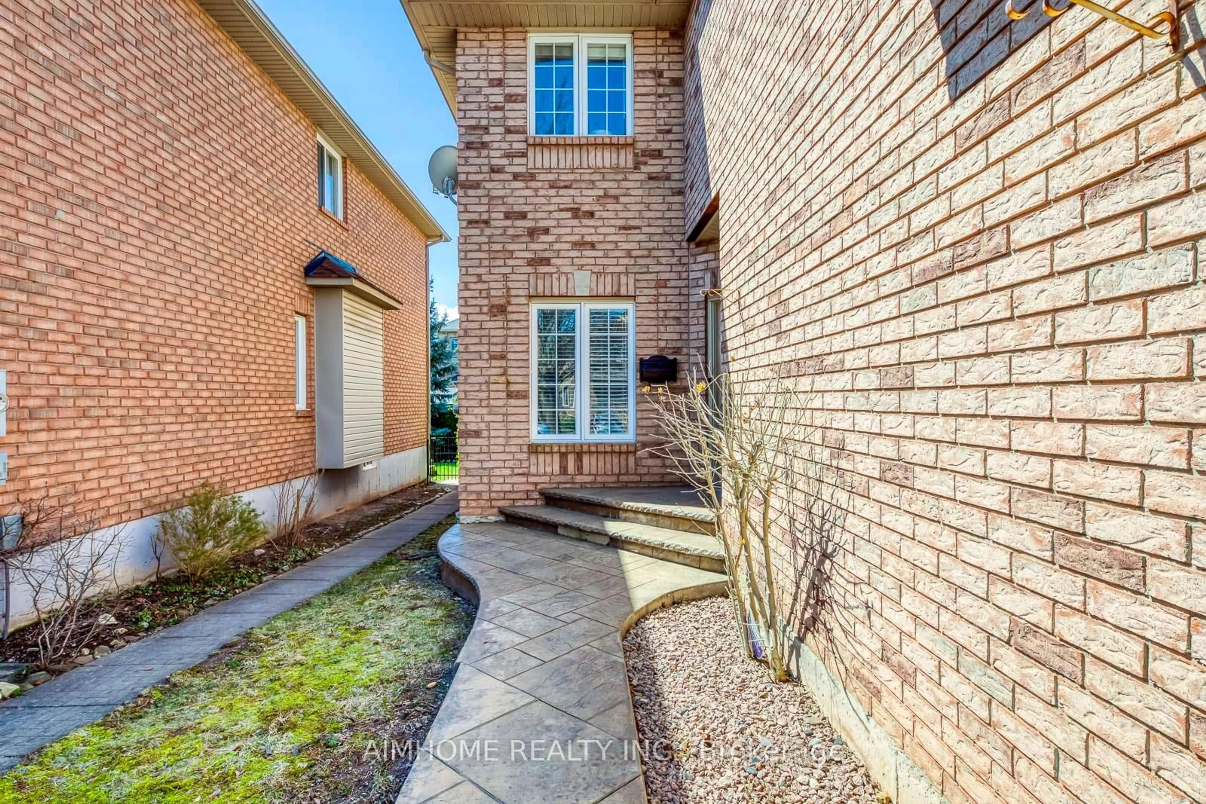 Home with brick exterior material, street for 2433 Valley Heights Cres, Oakville Ontario L6H 6X3