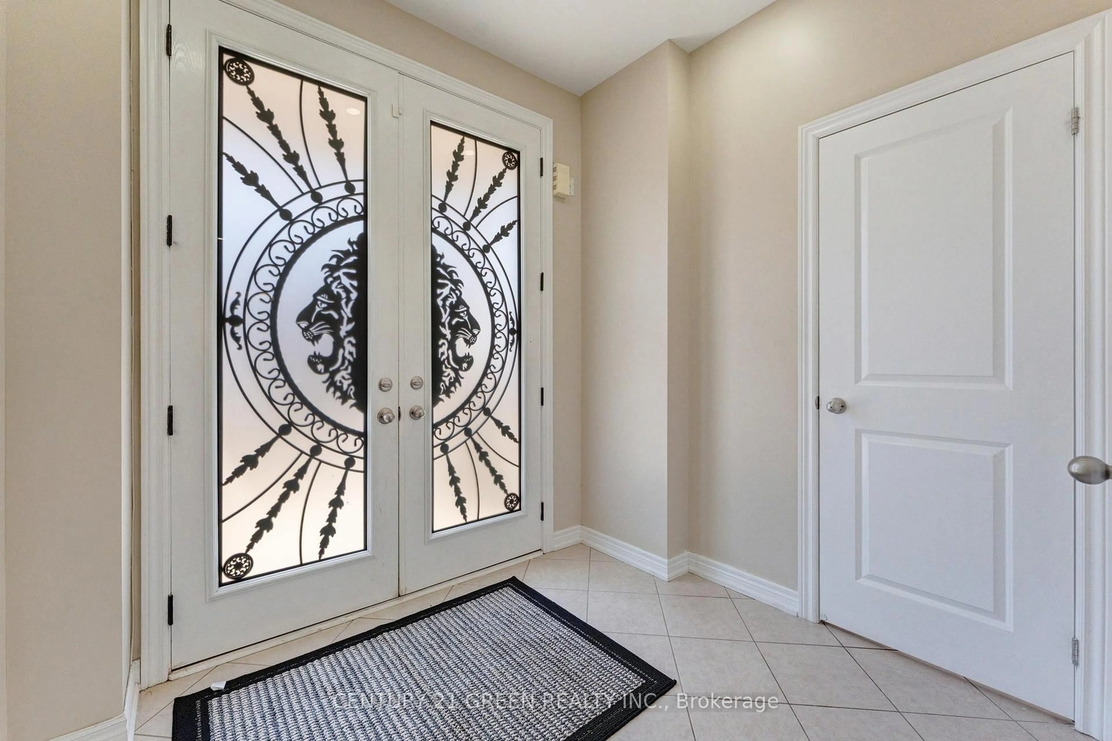 Indoor entryway for 15 Hoxton Rd, Brampton Ontario L7A 0B6