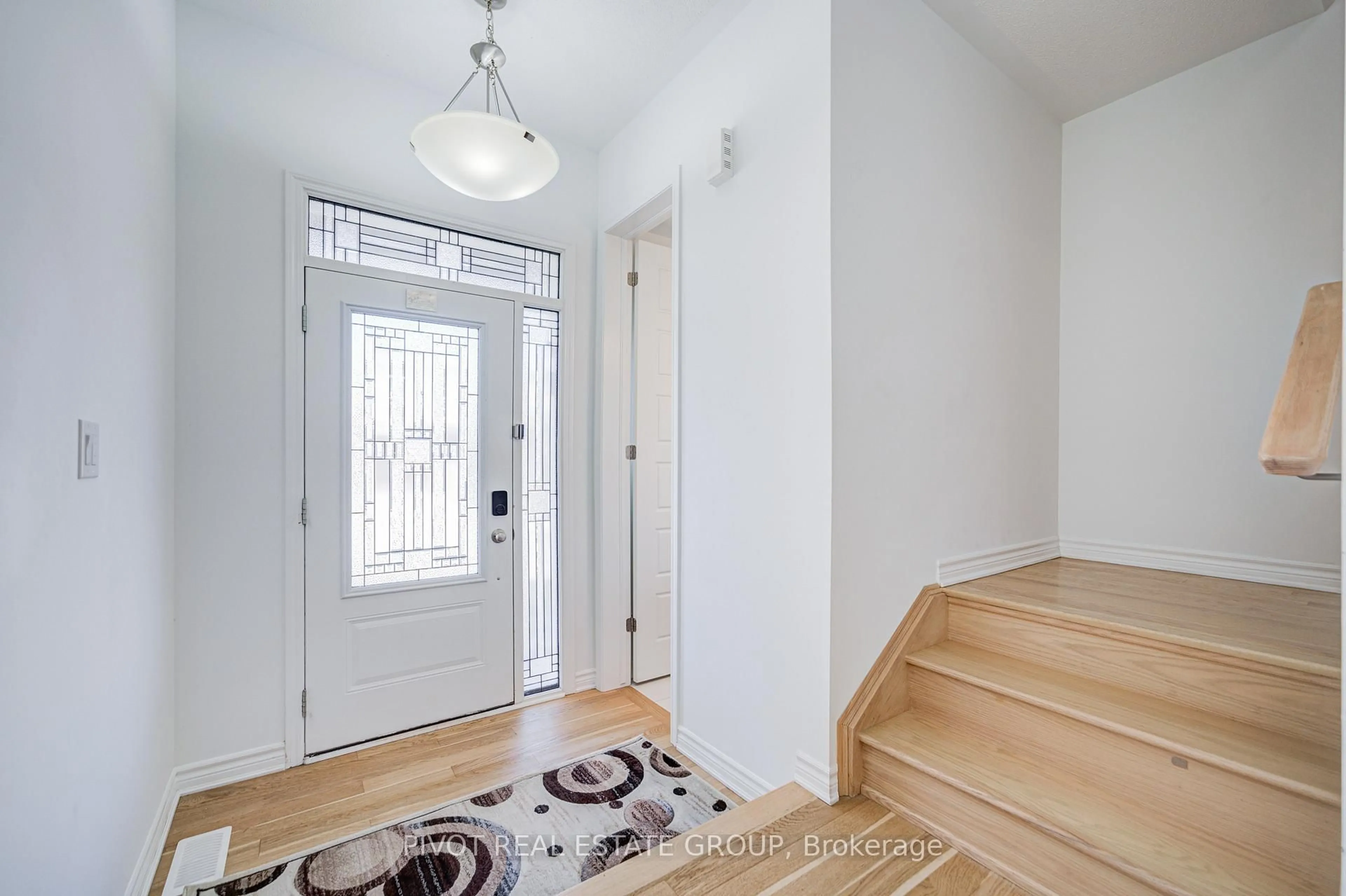 Indoor entryway for 1226 Muskoka Hts, Milton Ontario L9E 1Y6