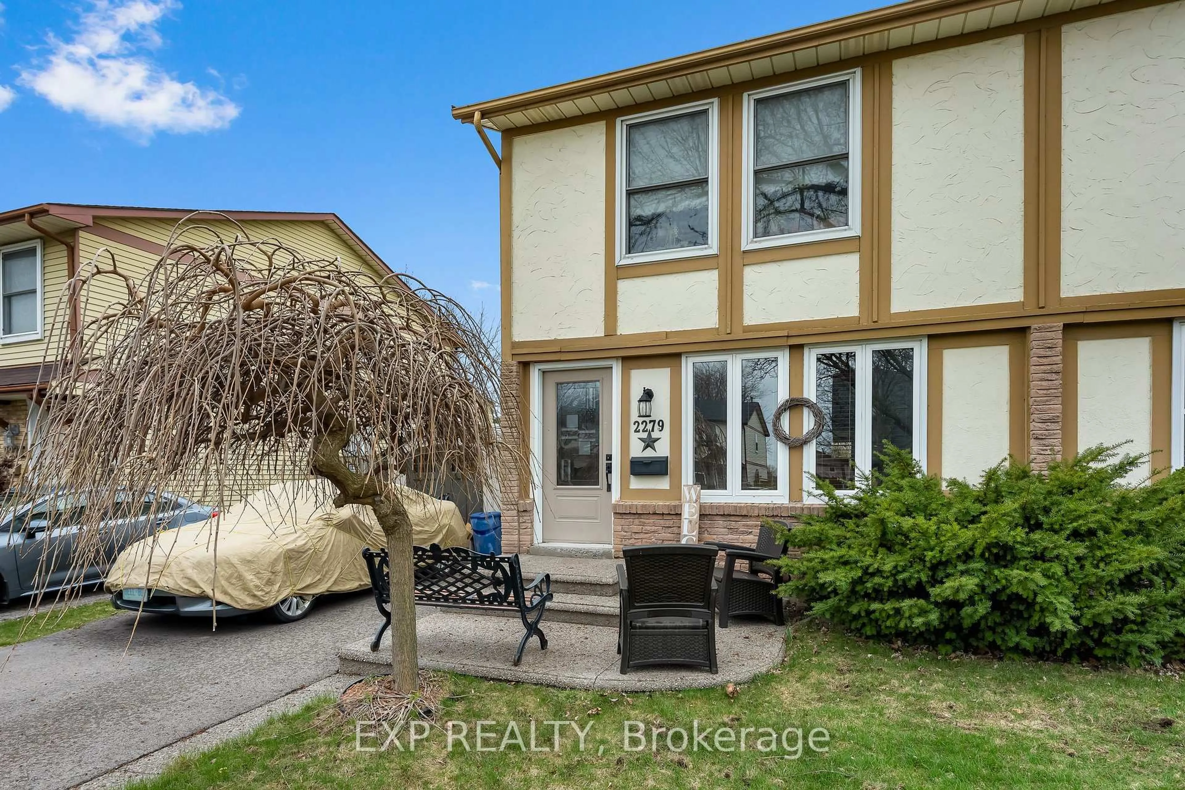 Patio, water/lake/river/ocean view for 2279 Melissa Cres, Burlington Ontario L7P 3T5