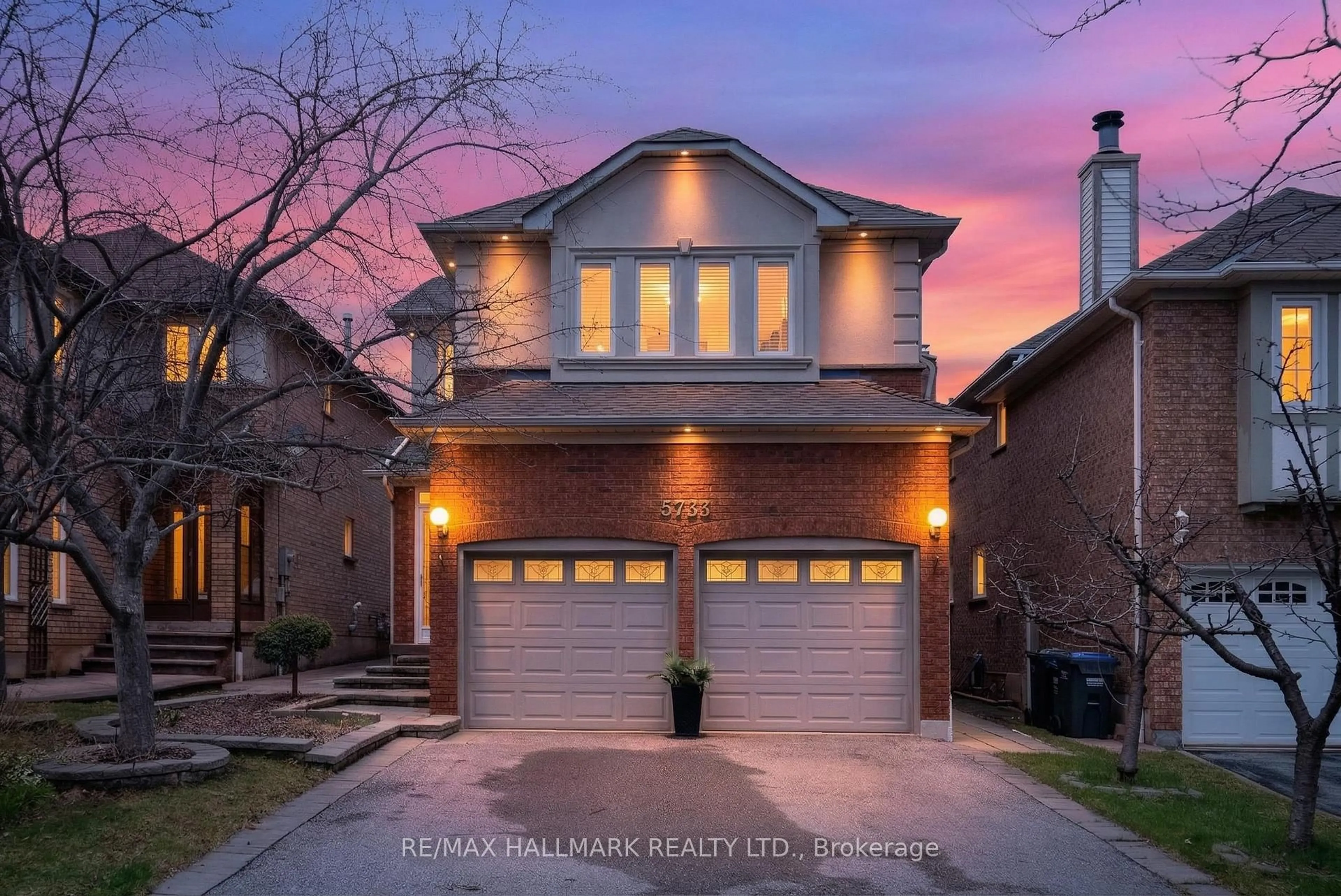 Home with brick exterior material, street for 5733 Tayside Cres, Mississauga Ontario L5M 5J4