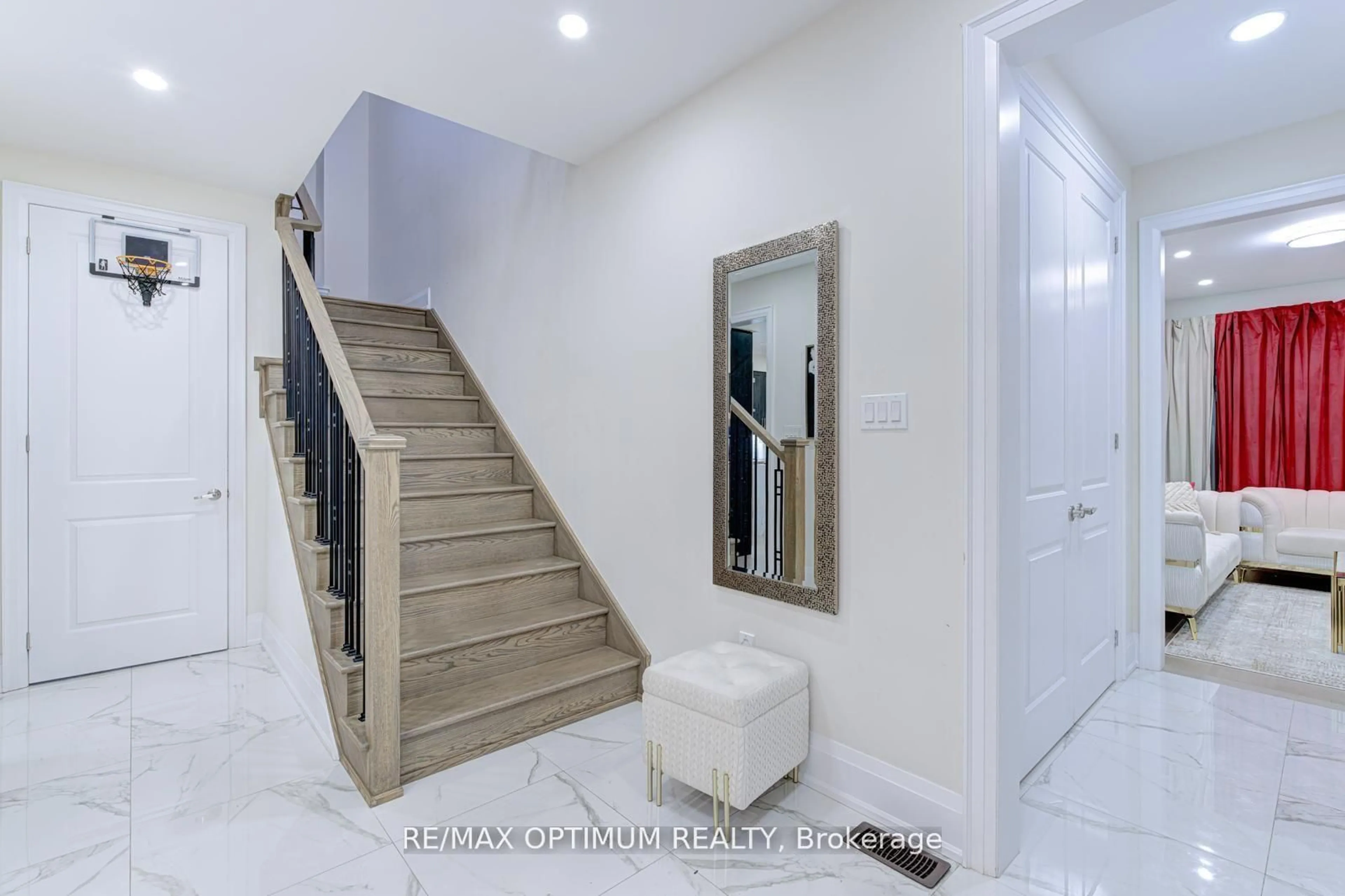 Unknown for 73 Dairymaid Rd, Brampton Ontario L6X 5R9