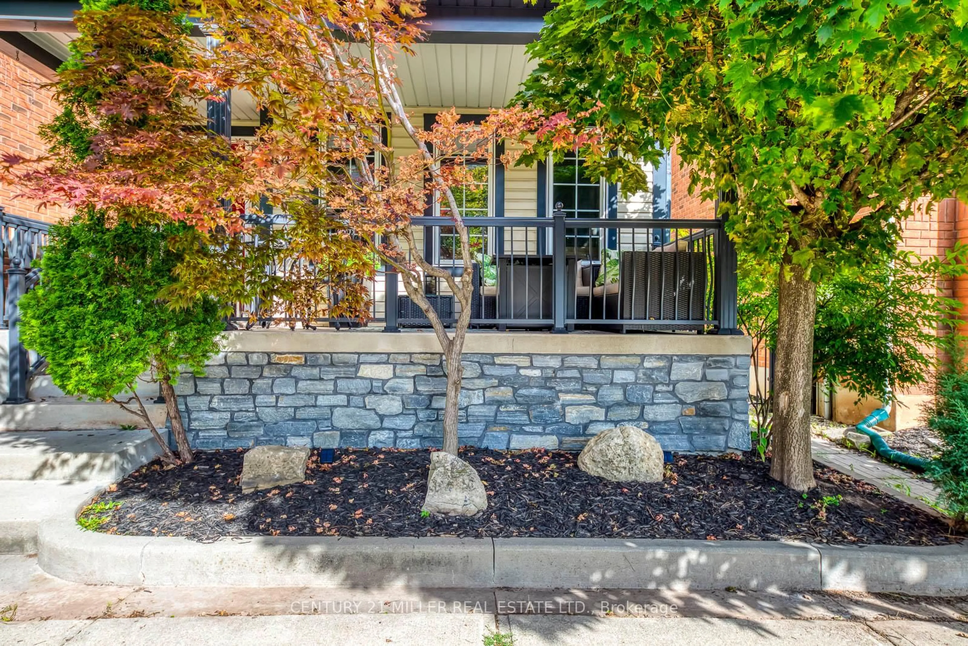 Unknown for 215 ROXTON Rd, Oakville Ontario L6H 6M9