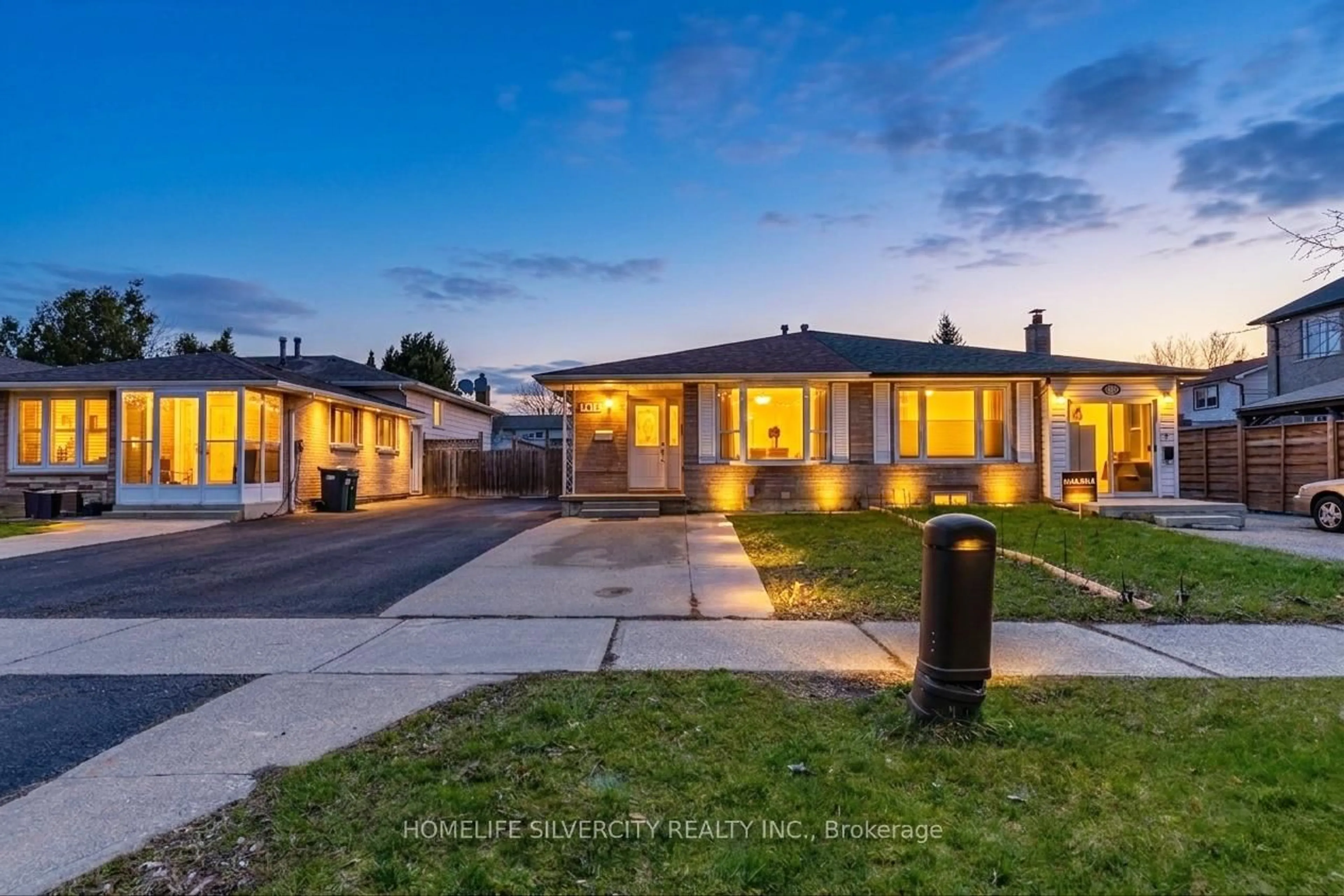 A pic from outside/outdoor area/front of a property/back of a property/a pic from drone, street for 7816 Priory Cres, Mississauga Ontario L4T 3H5