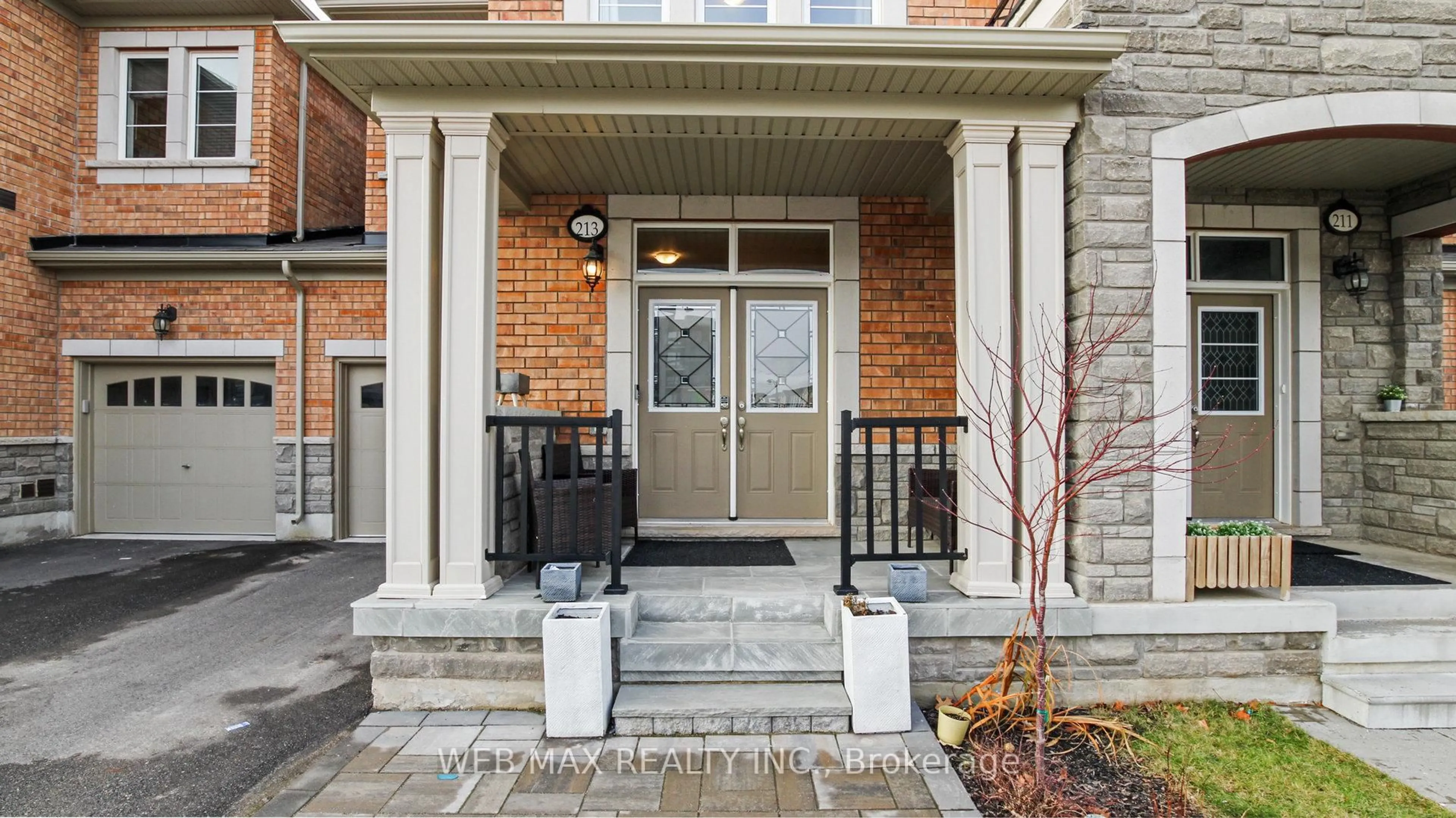 Indoor entryway for 213 Wisteria Way, Oakville Ontario L6M 1R1