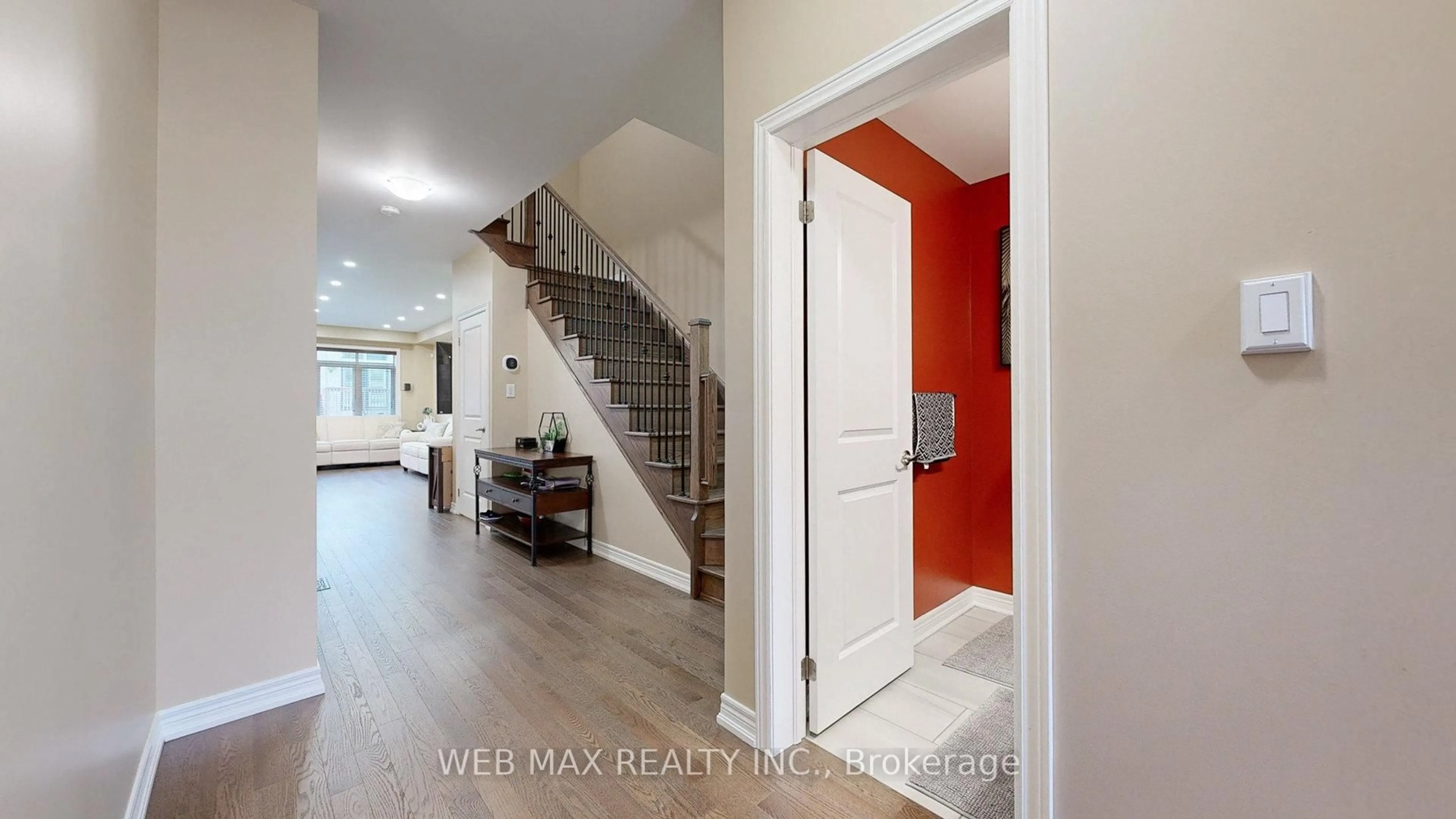 Indoor entryway for 213 Wisteria Way, Oakville Ontario L6M 1R1