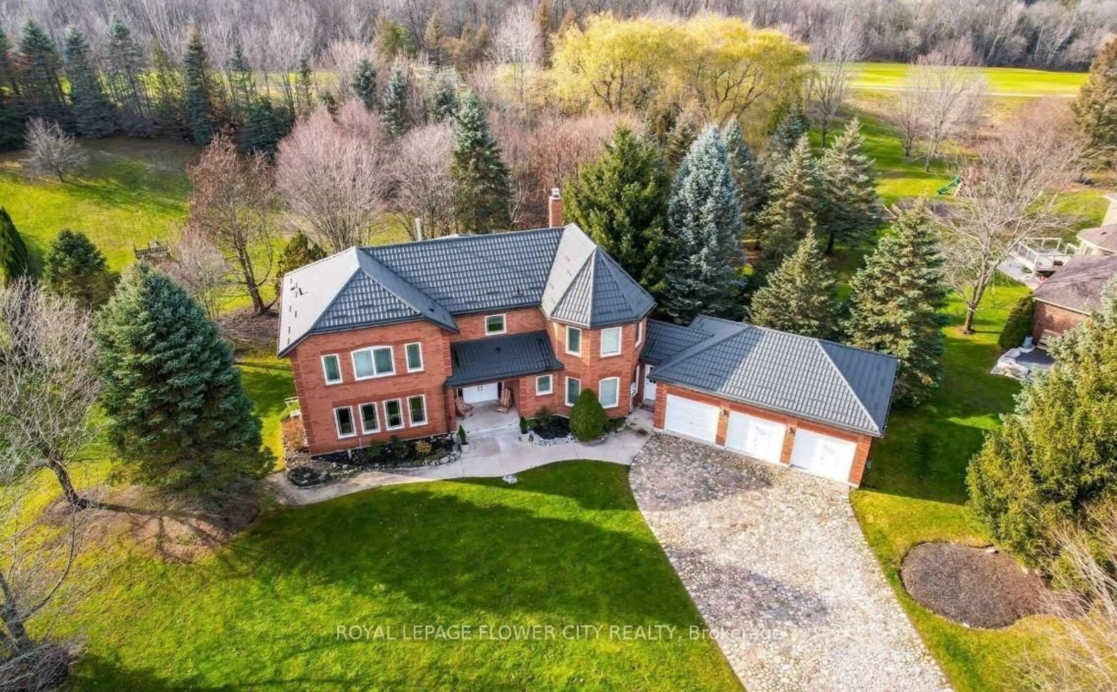 A pic from outside/outdoor area/front of a property/back of a property/a pic from drone, street for 27 McCauley Dr, Caledon Ontario L7E 0B6