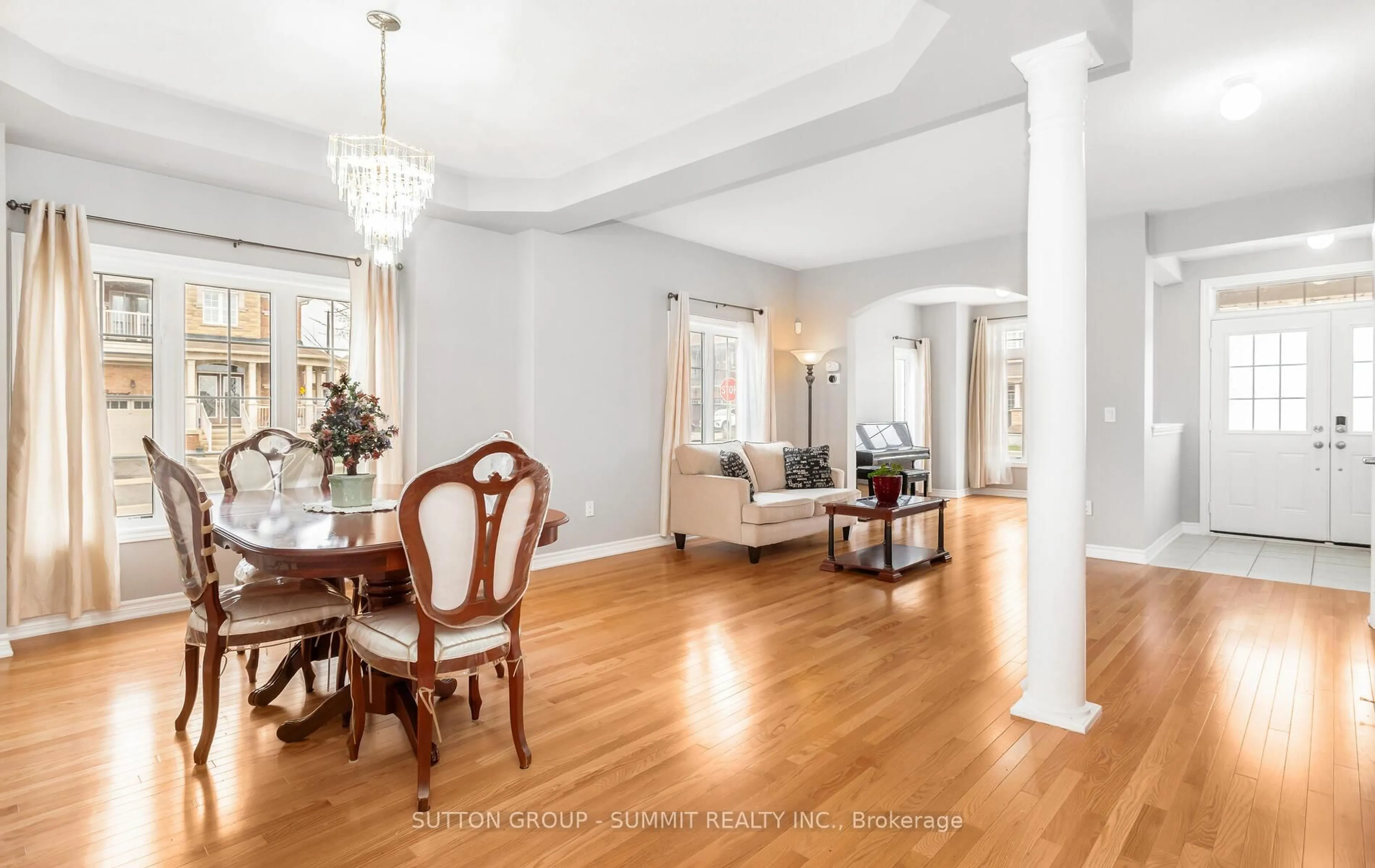 Dining room, unknown for 10 Elmcrest Dr, Brampton Ontario L6Y 5T7