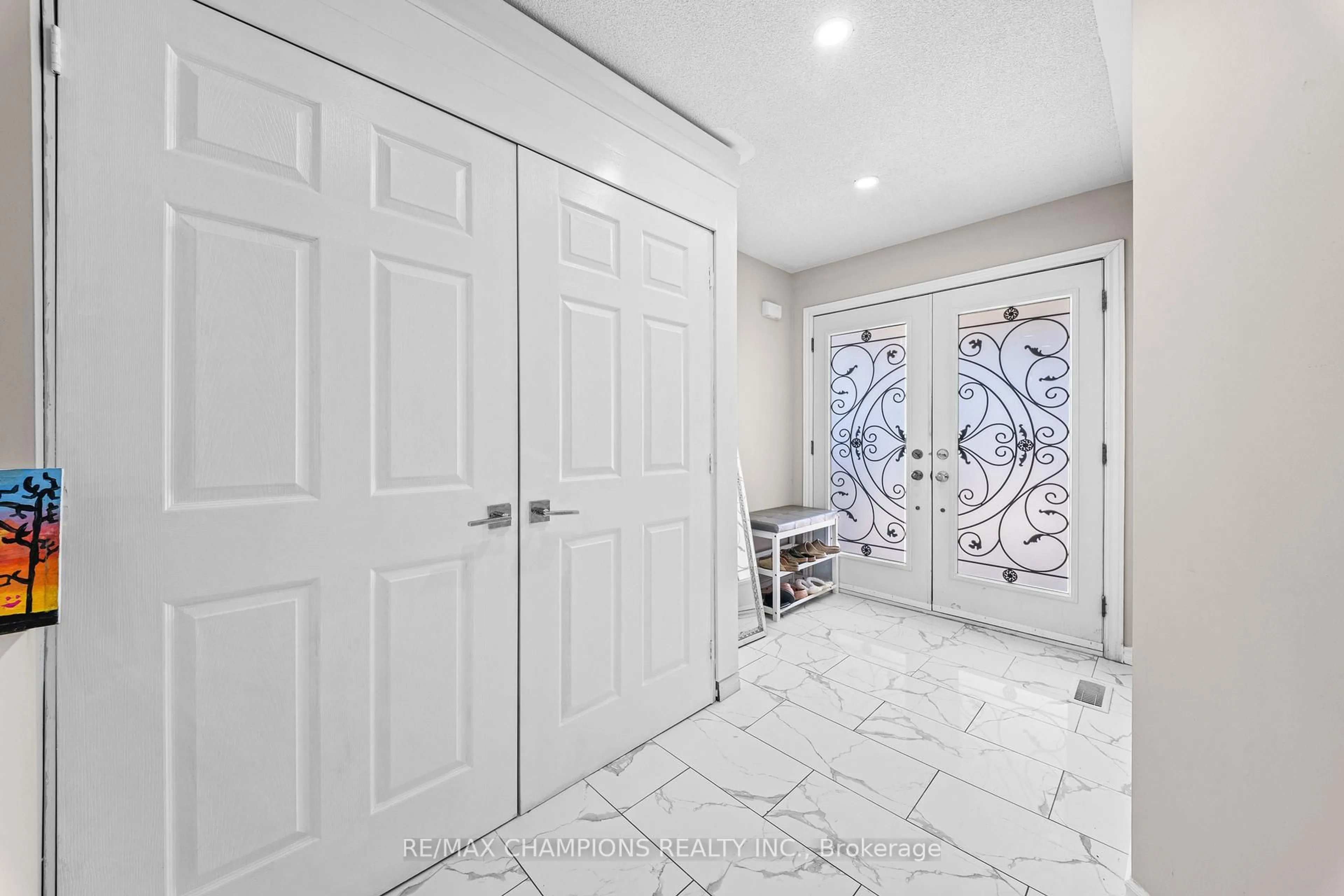 Indoor entryway for 125 Tiller Tr, Brampton Ontario L6X 4S9