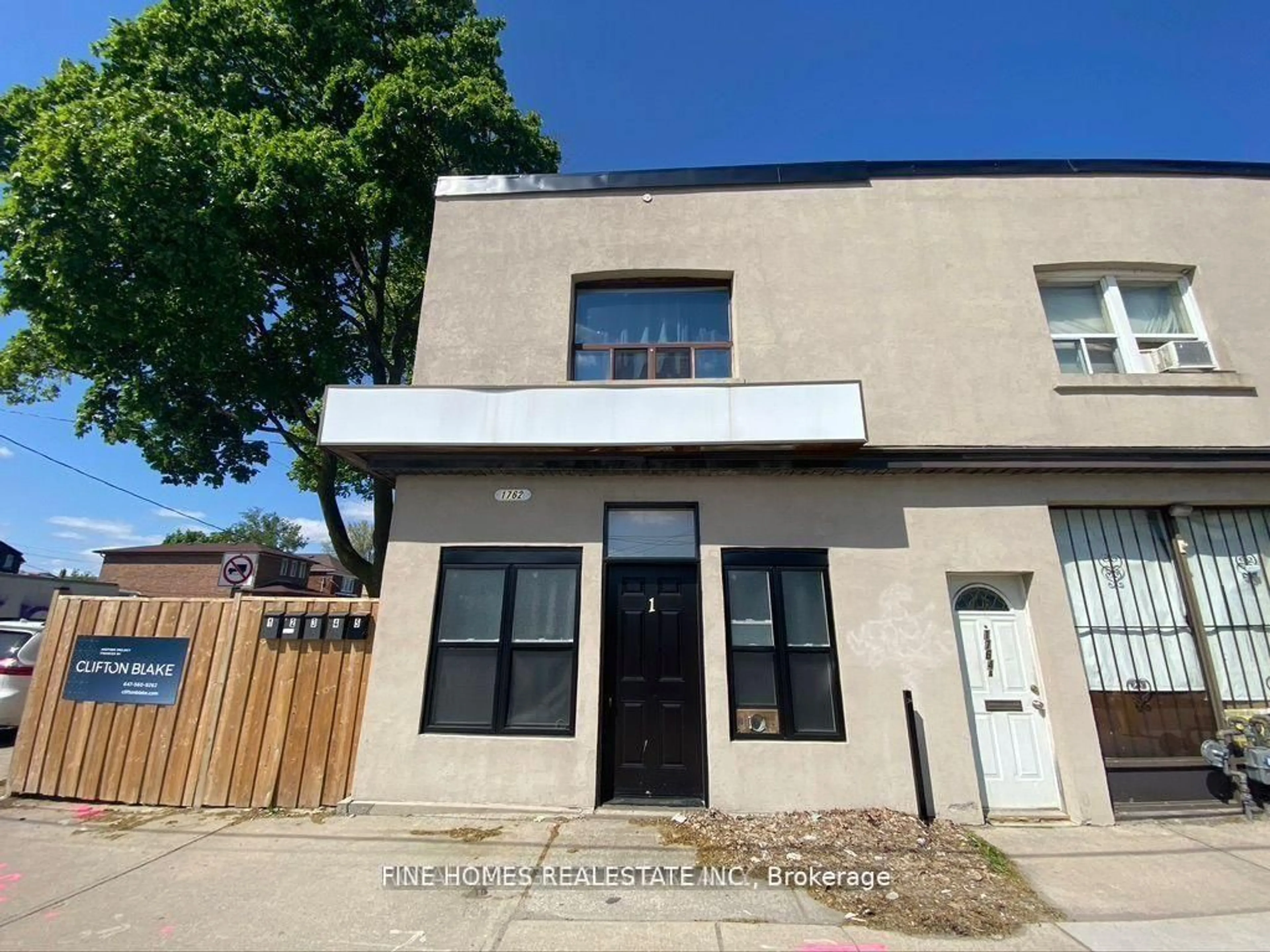 A pic from outside/outdoor area/front of a property/back of a property/a pic from drone, street for 1762 Keele St, Toronto Ontario M6M 3X1