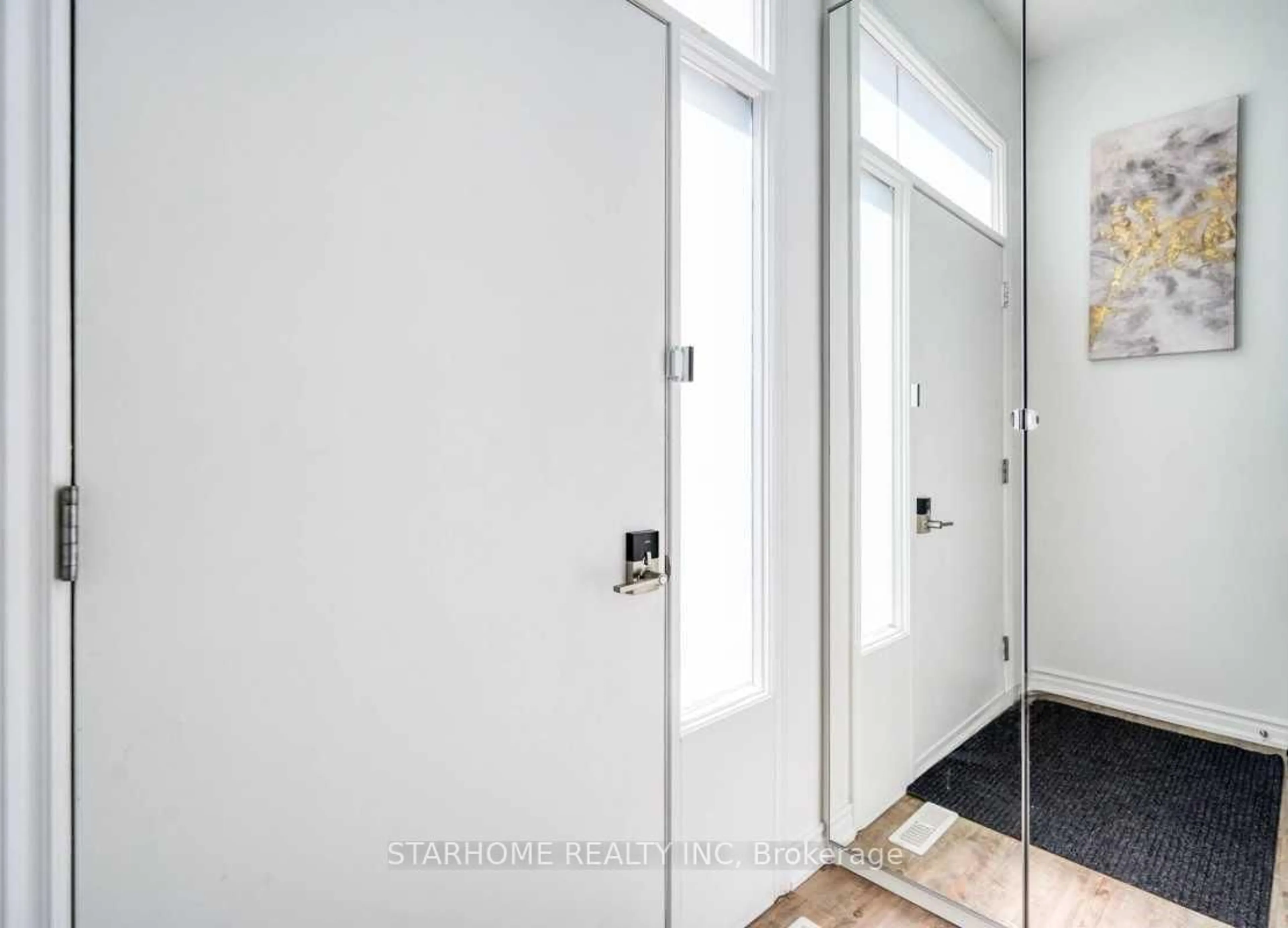 Indoor entryway for 8 Amberwood Sq, Brampton Ontario L6Z 1G3