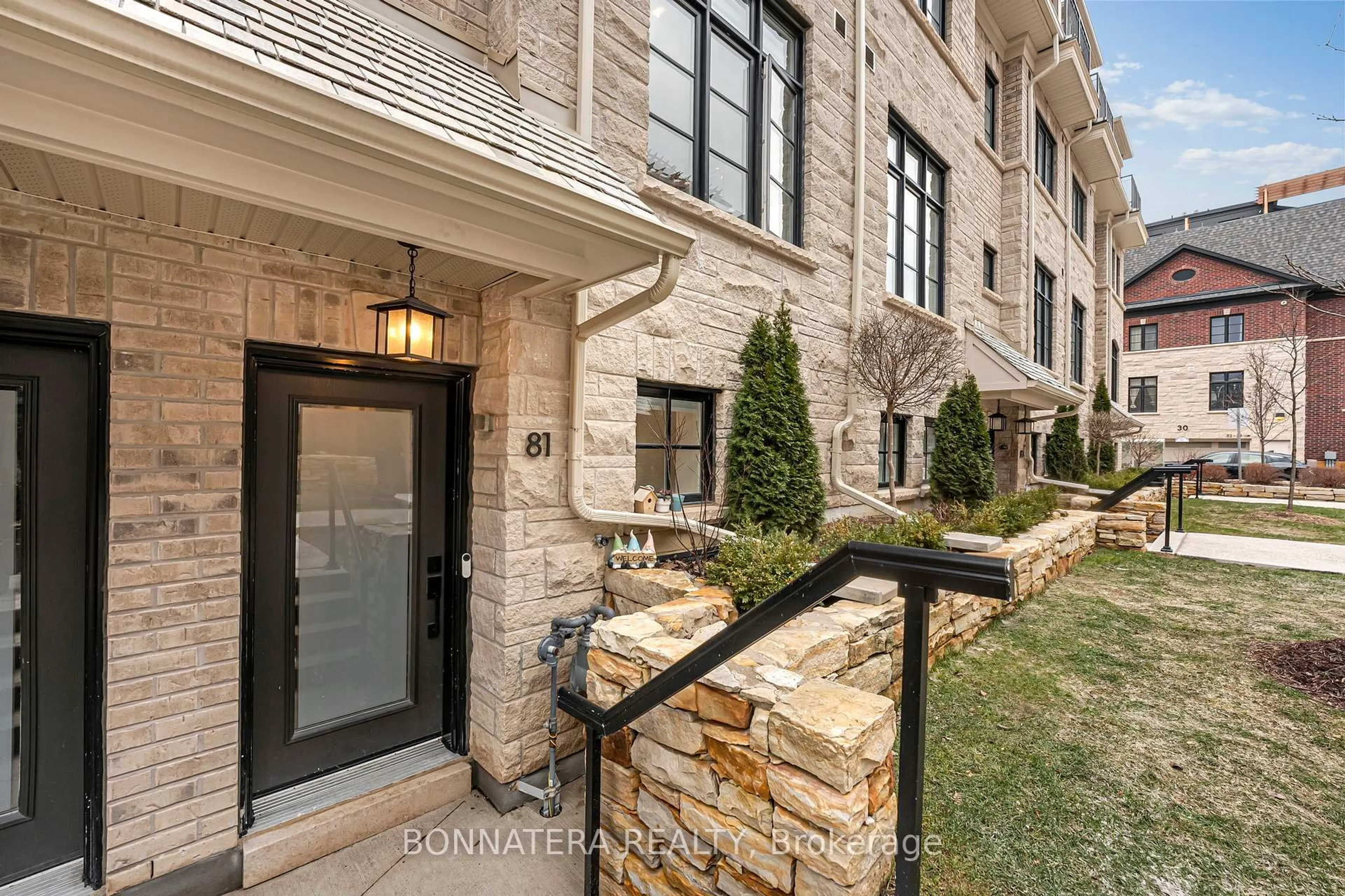 Home with brick exterior material, street for 15 Lunar Cres #81, Mississauga Ontario L5M 2R6