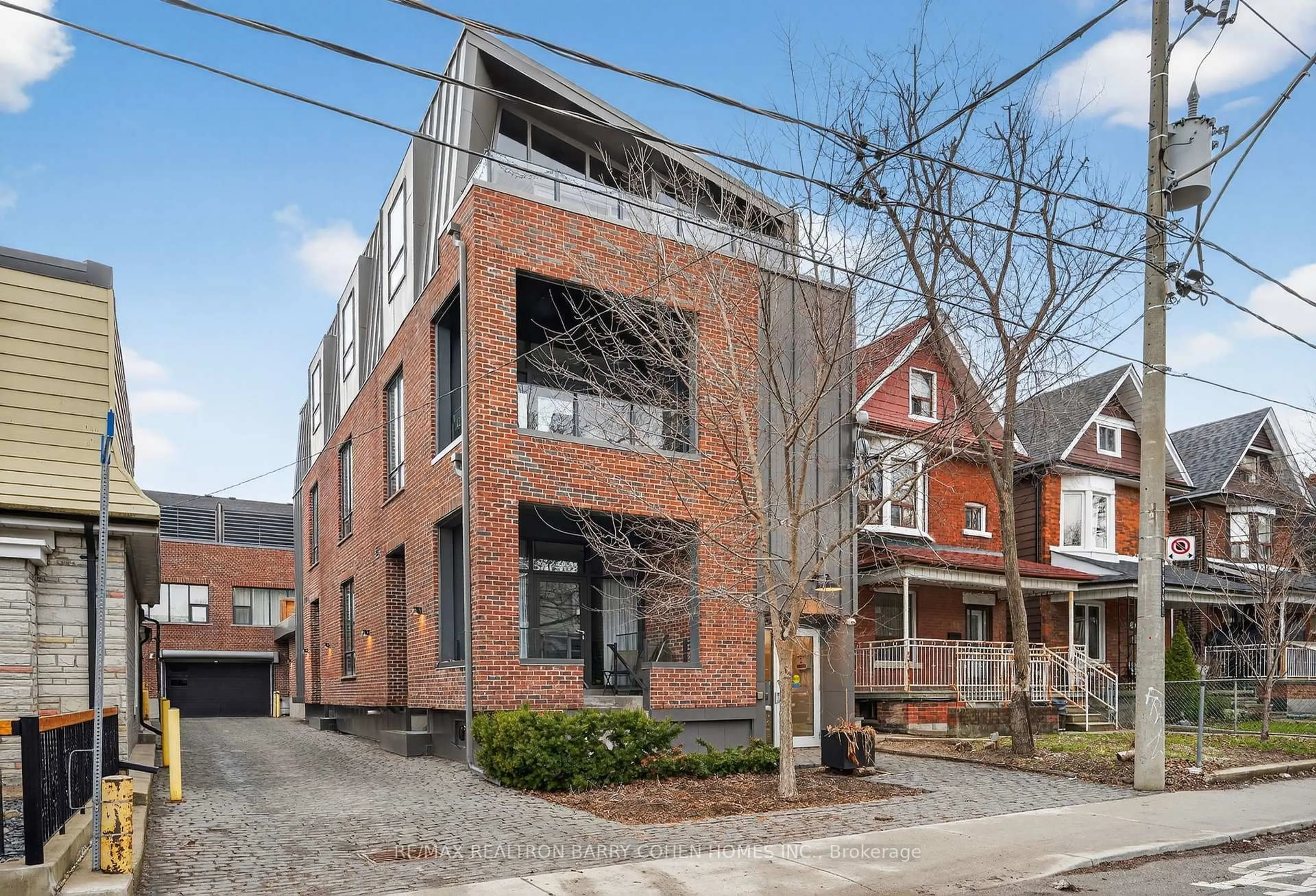 Home with brick exterior material, street for 50 Bartlett Ave #7, Toronto Ontario M6H 3E6