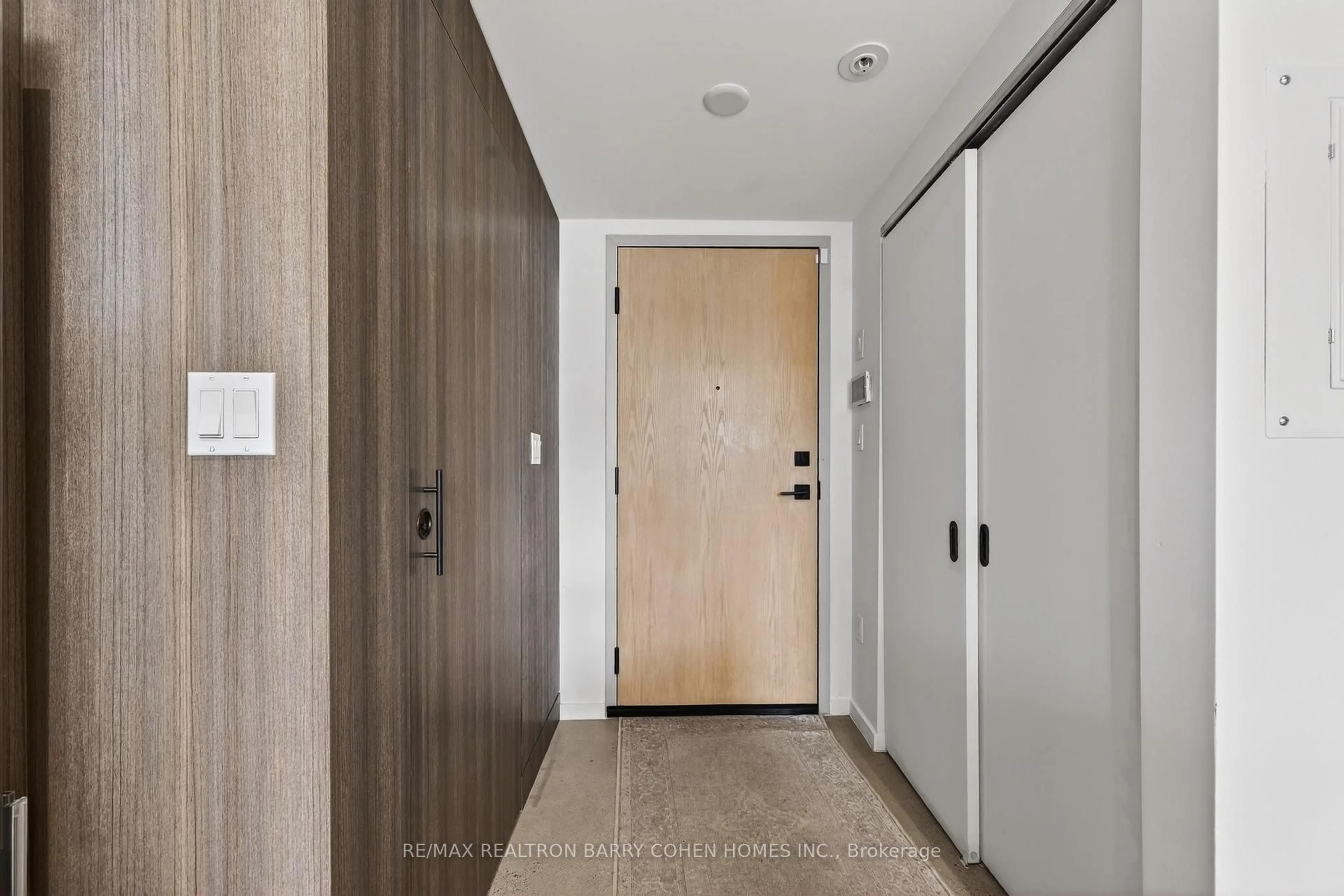 Indoor entryway for 50 Bartlett Ave #7, Toronto Ontario M6H 3E6