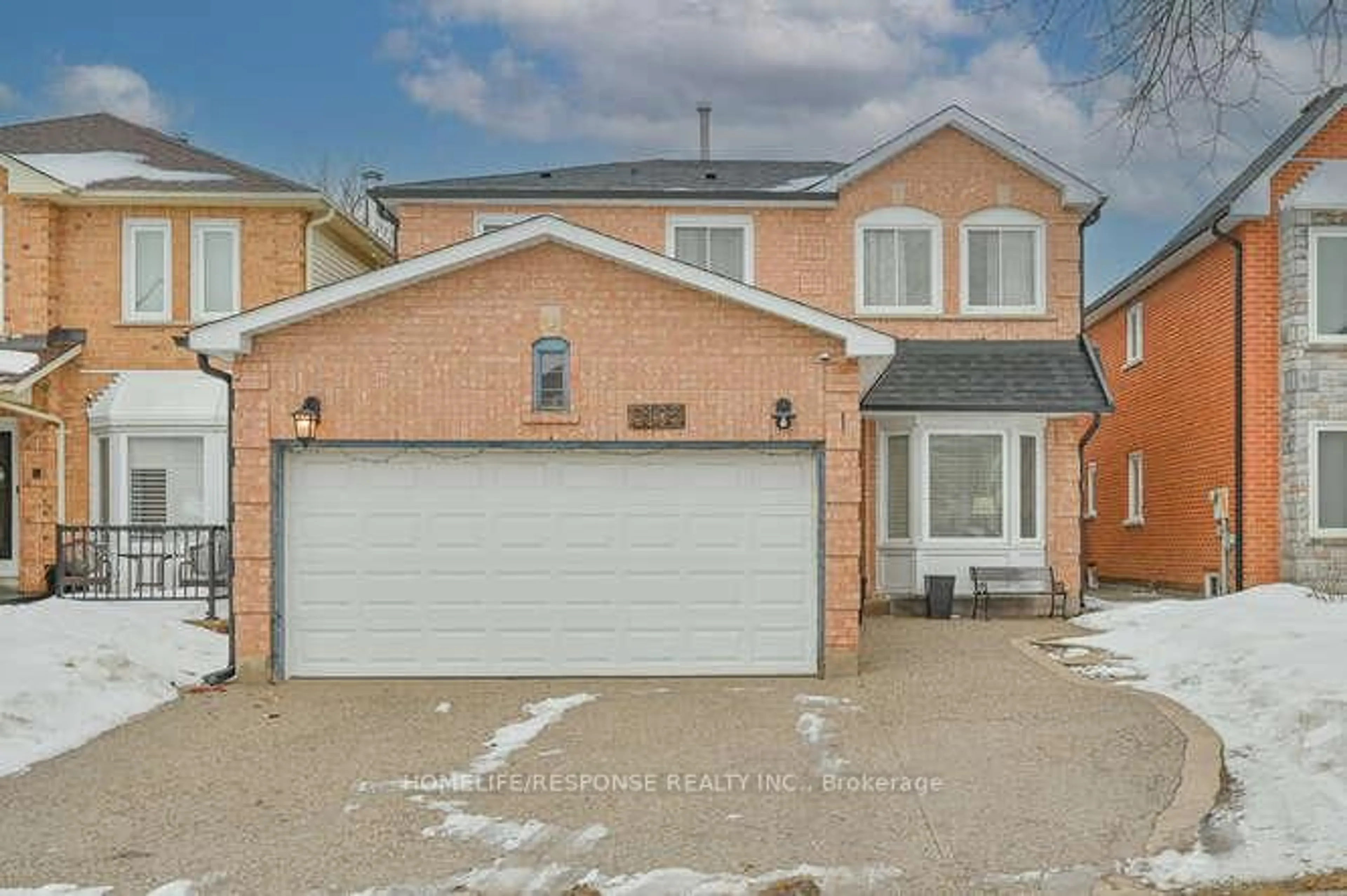 Home with brick exterior material, street for 6103 PRAIRIE Circ, Mississauga Ontario L5N 5Z5