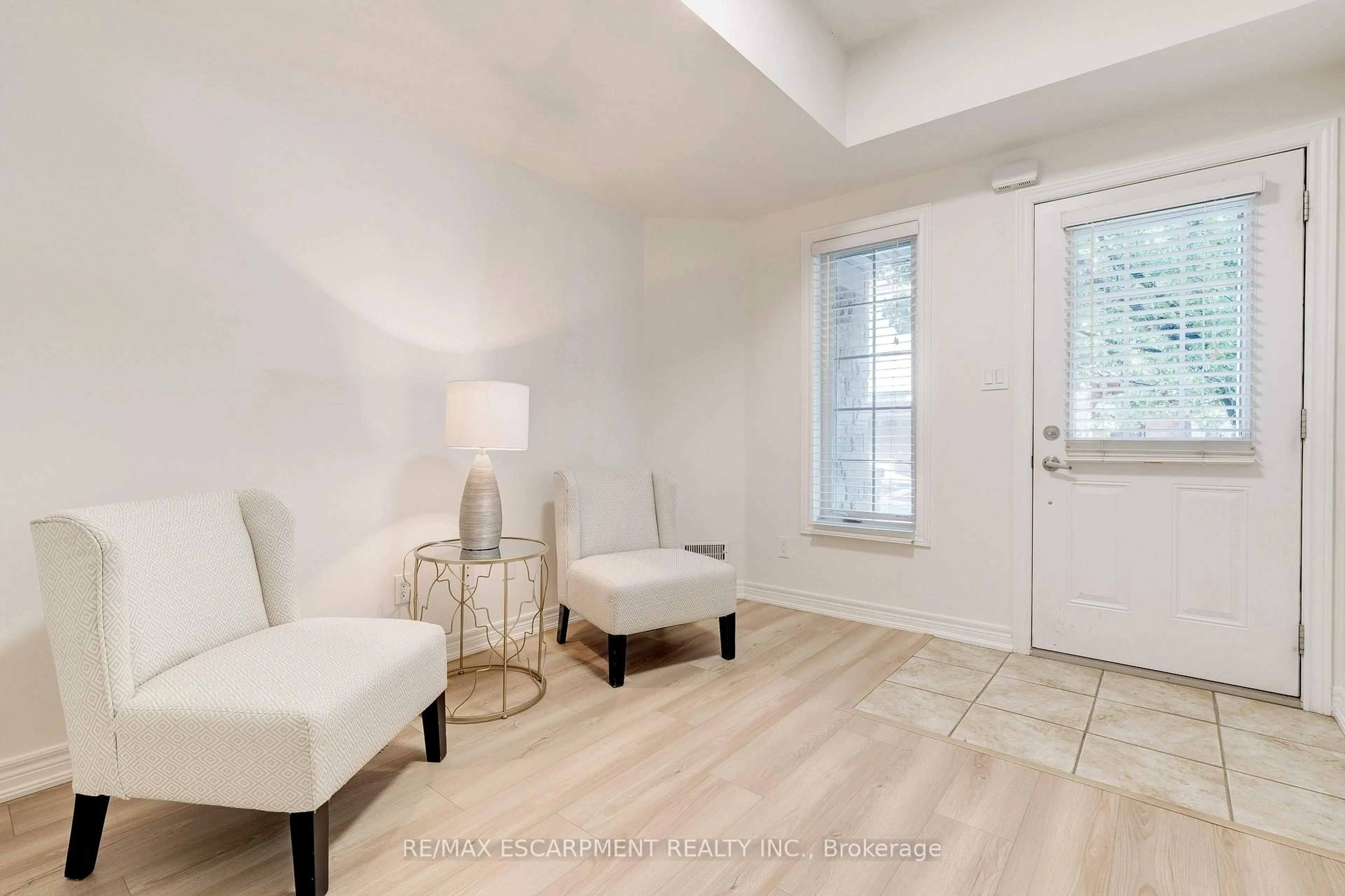 Unknown for 628 GARIBALDI Common, Burlington Ontario L7L 0E2