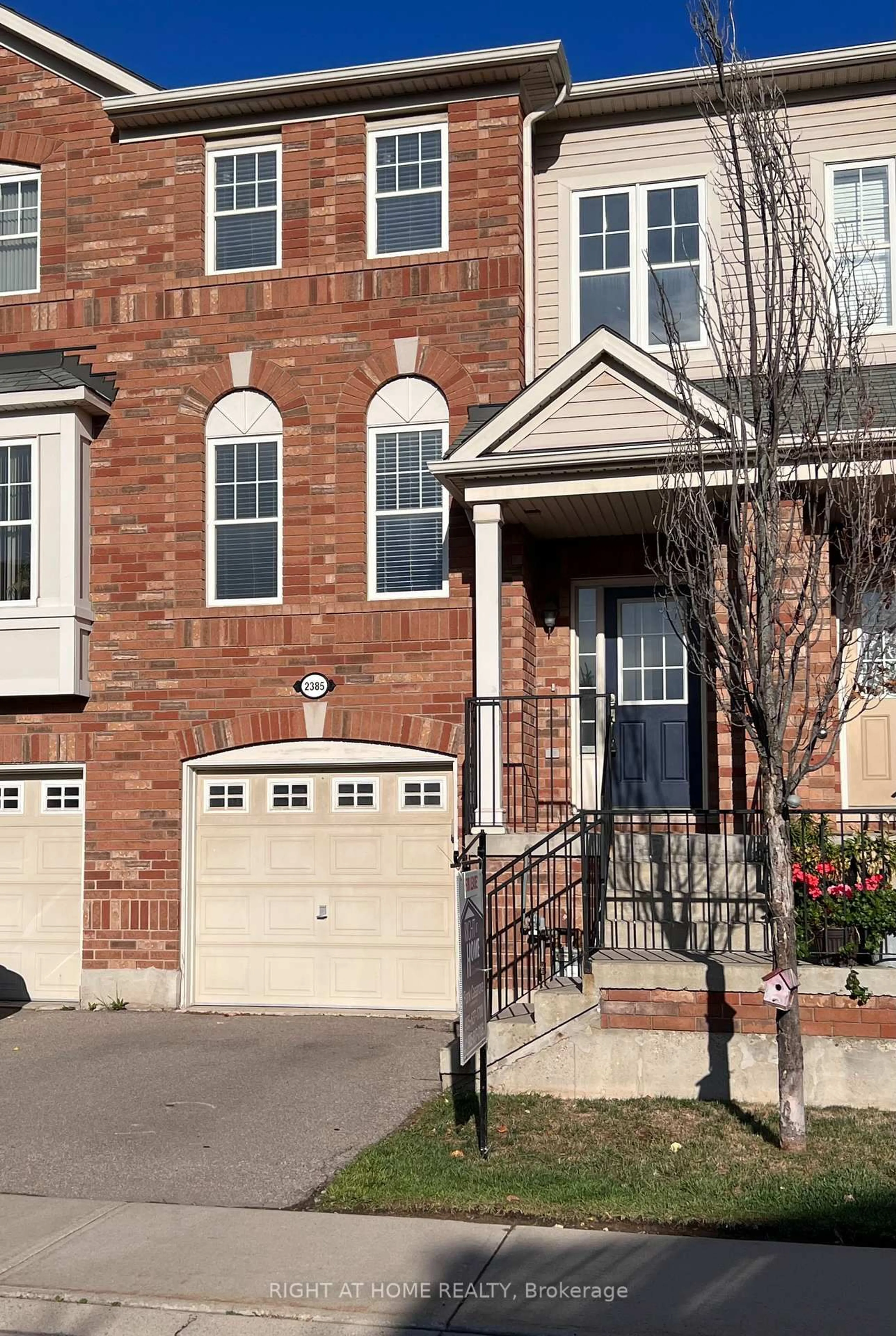 Home with brick exterior material, street for 2385 COHO Way, Oakville Ontario L6M 0G6