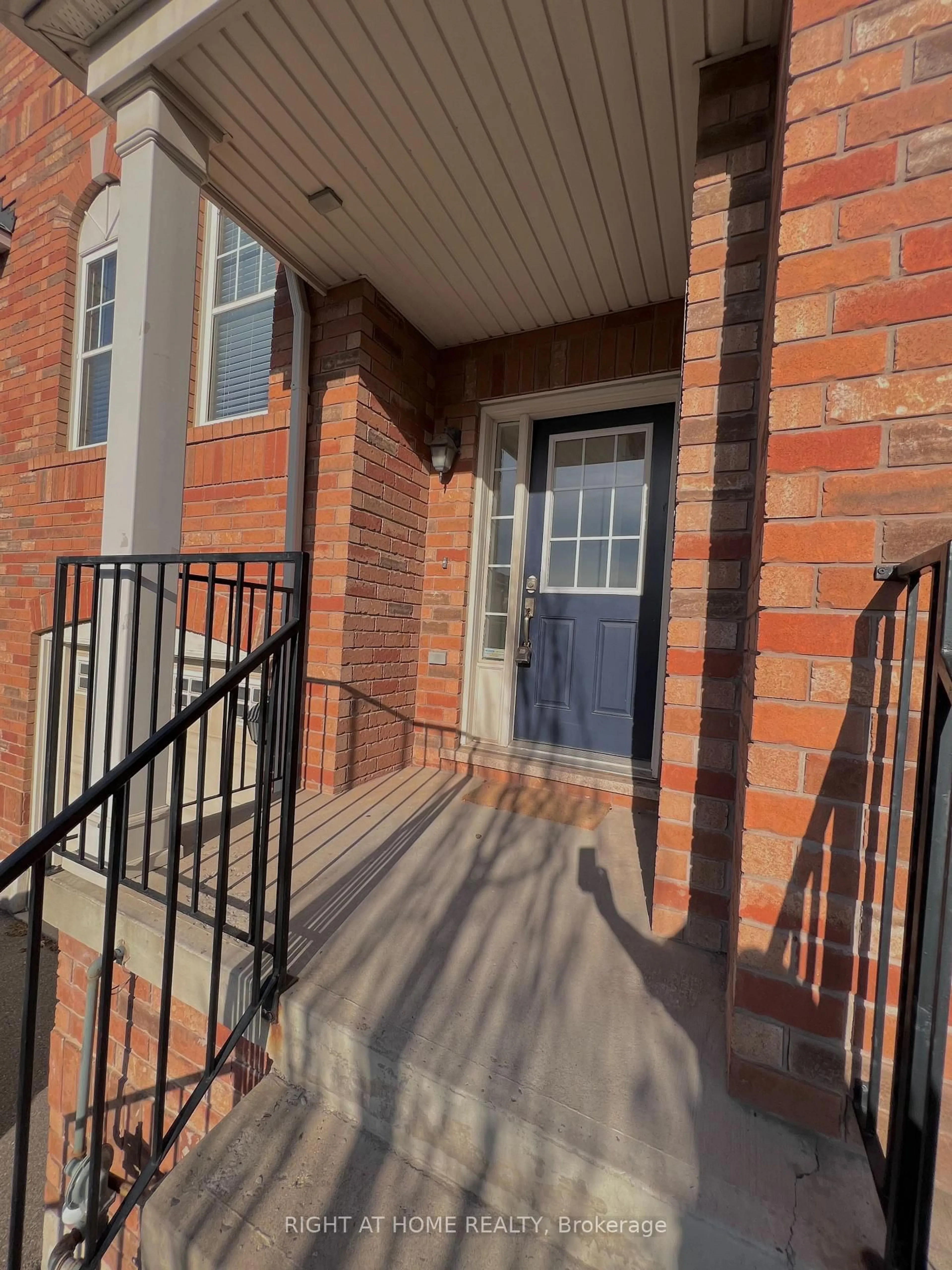 Indoor entryway for 2385 COHO Way, Oakville Ontario L6M 0G6