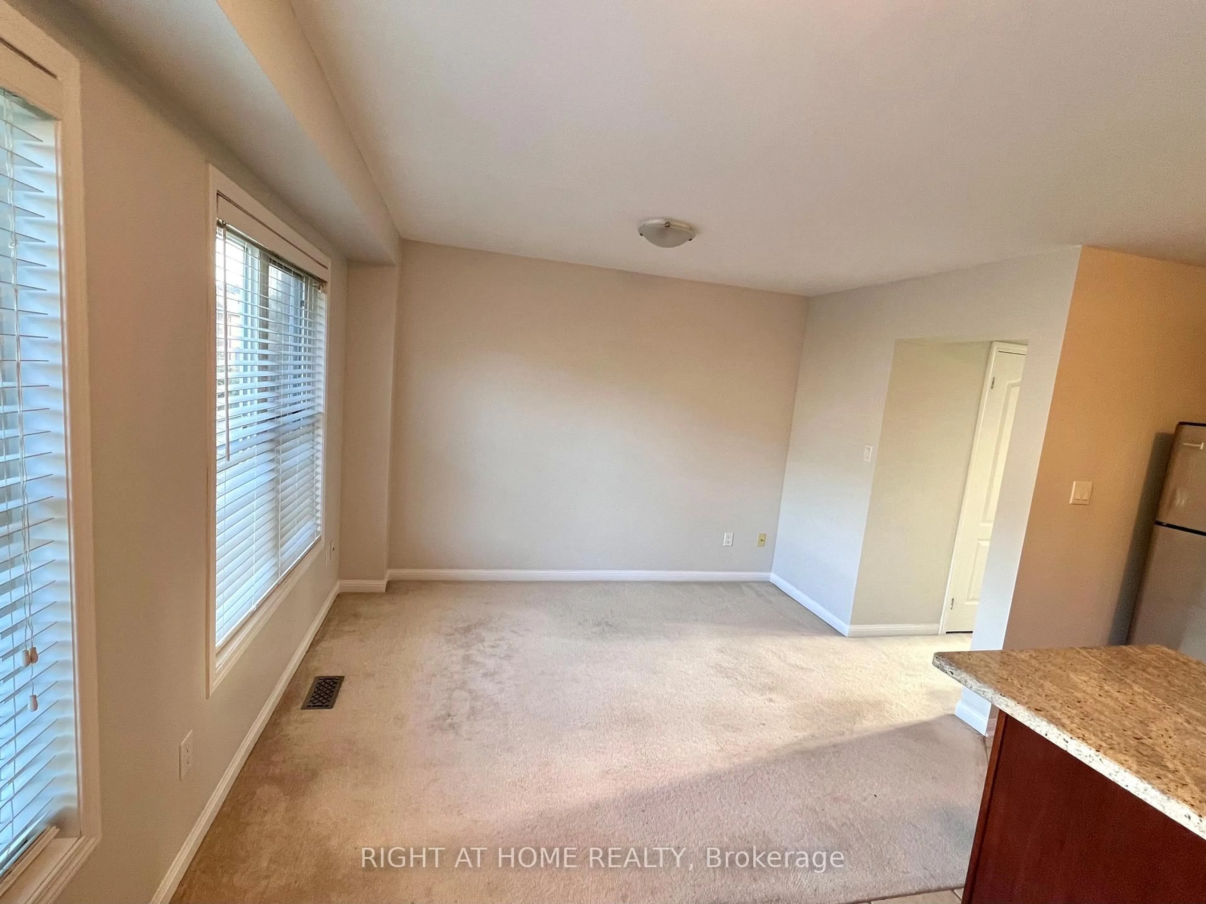 A pic of a room for 2385 COHO Way, Oakville Ontario L6M 0G6