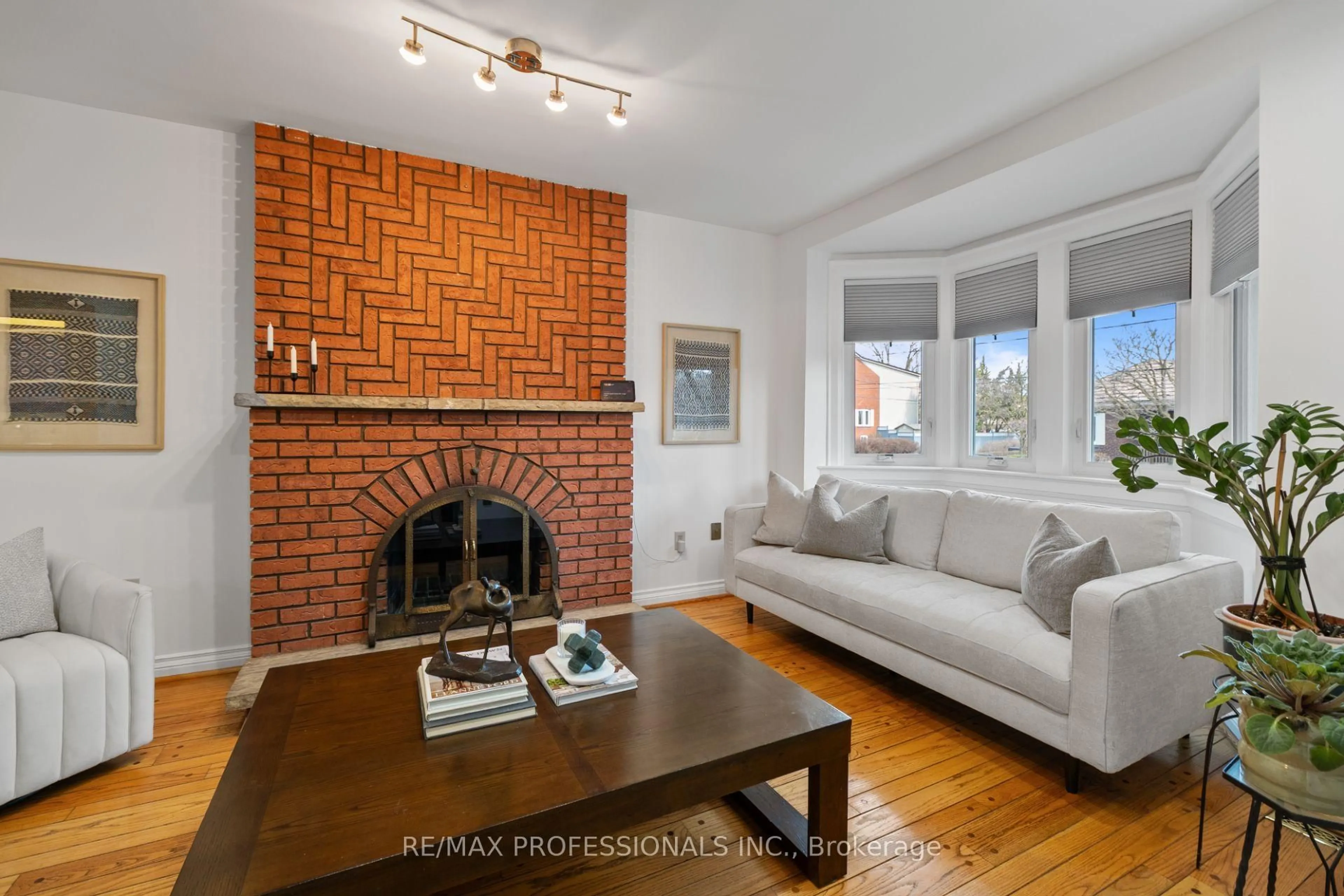 Living room with furniture, unknown for 82 Fifth St, Toronto Ontario M8V 2Z3