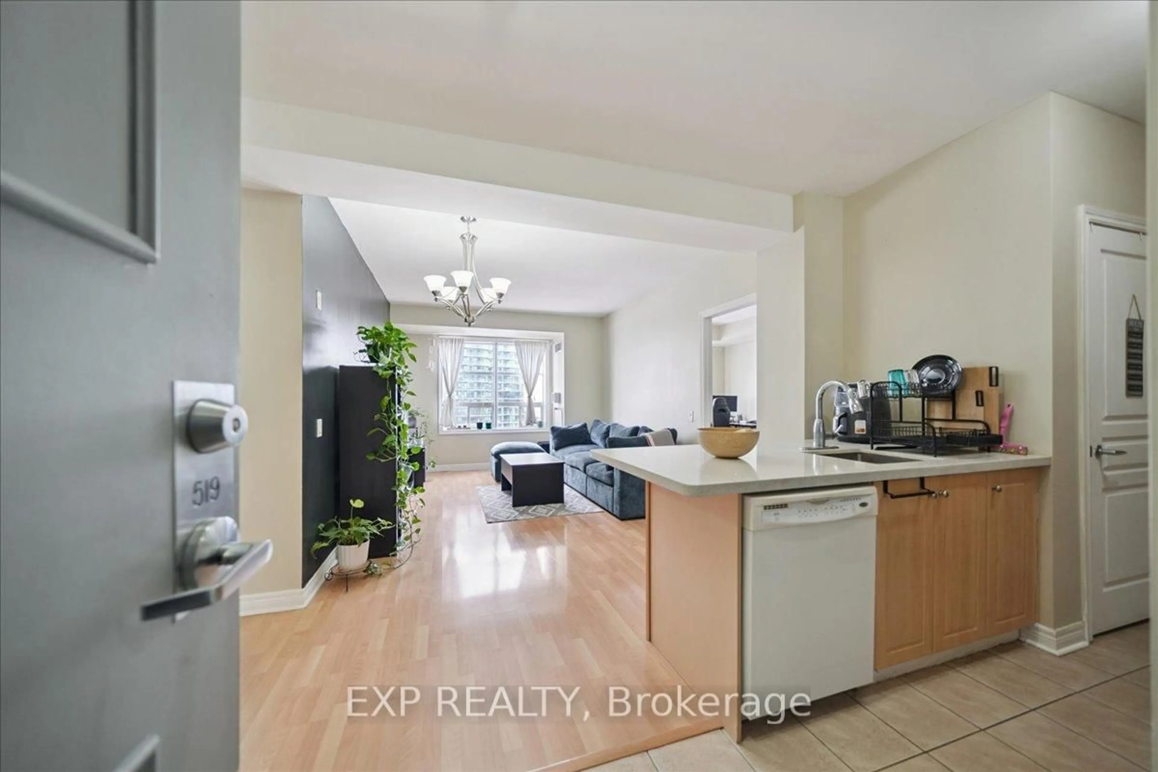 Open concept kitchen, ceramic/tile floor for 1415 Lawrence Ave #519, Toronto Ontario M6L 1A9