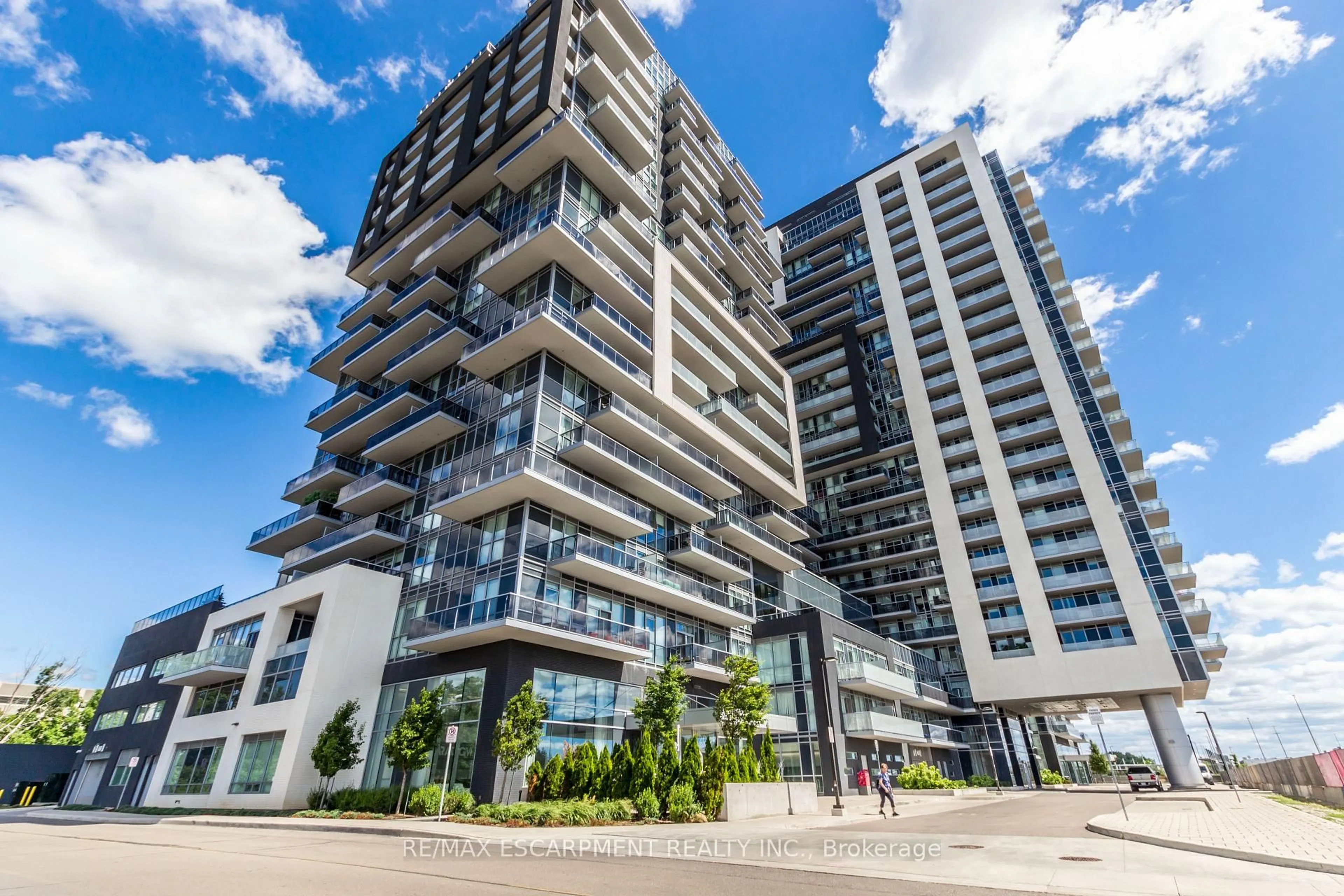 Unknown for 2081 Fairview St #703, Burlington Ontario L7R 0E4