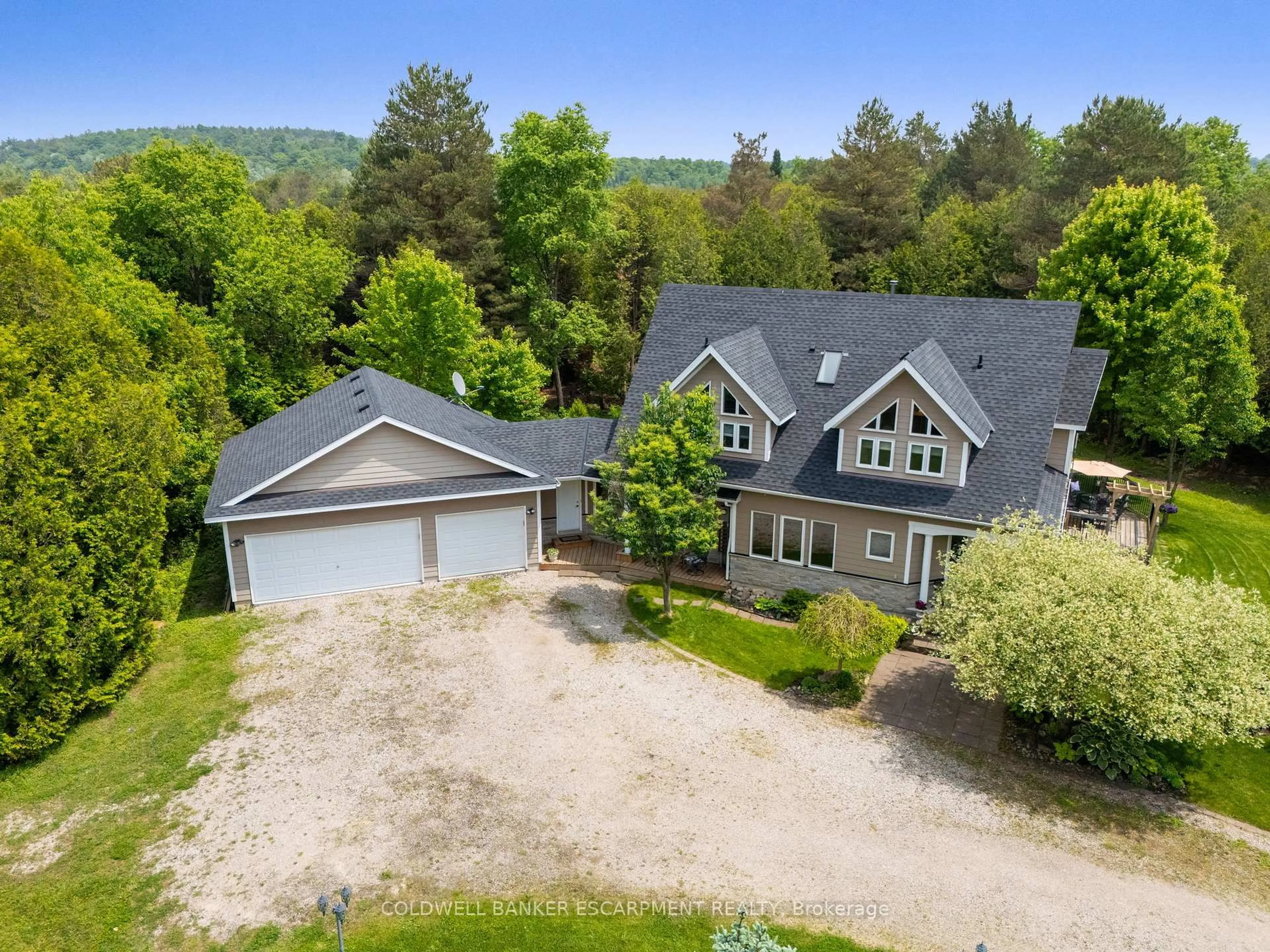 A pic from outside/outdoor area/front of a property/back of a property/a pic from drone, unknown for 13601 Guelph Line, Milton Ontario N0B 2K0