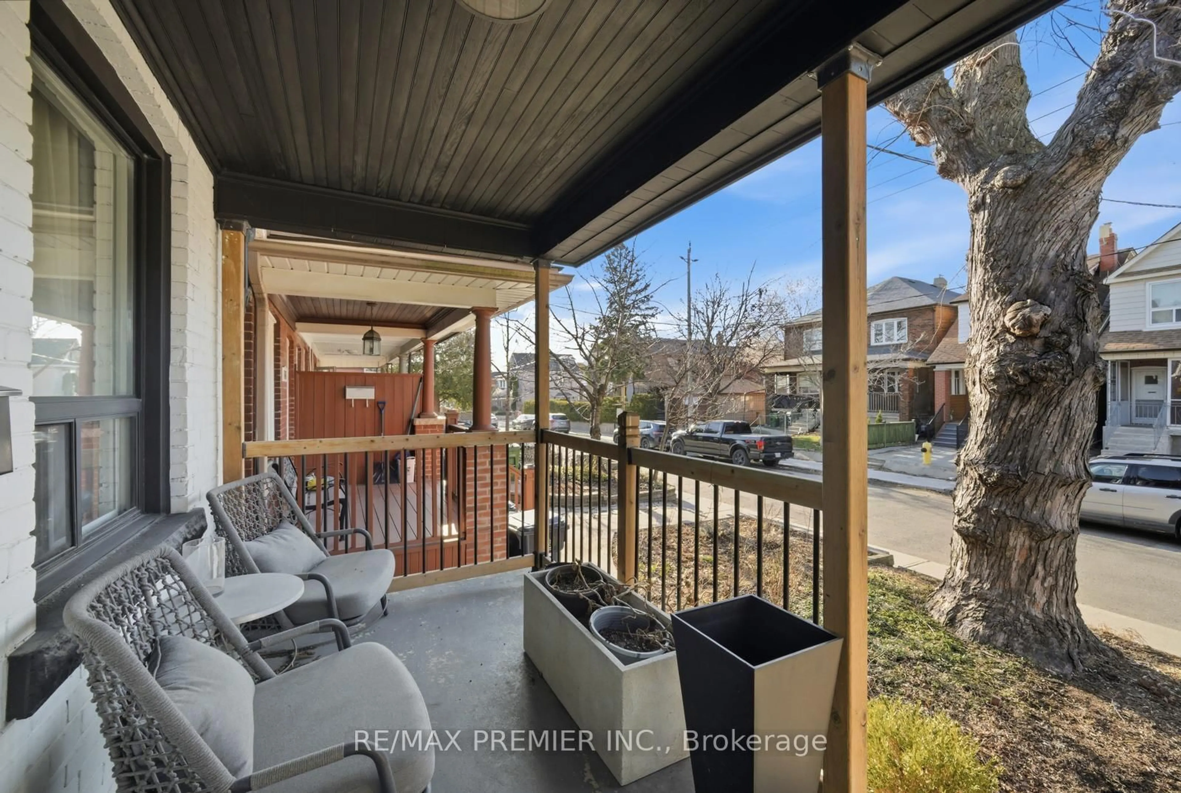 Patio, street for 127 Ascot Ave, Toronto Ontario M6E 1G3