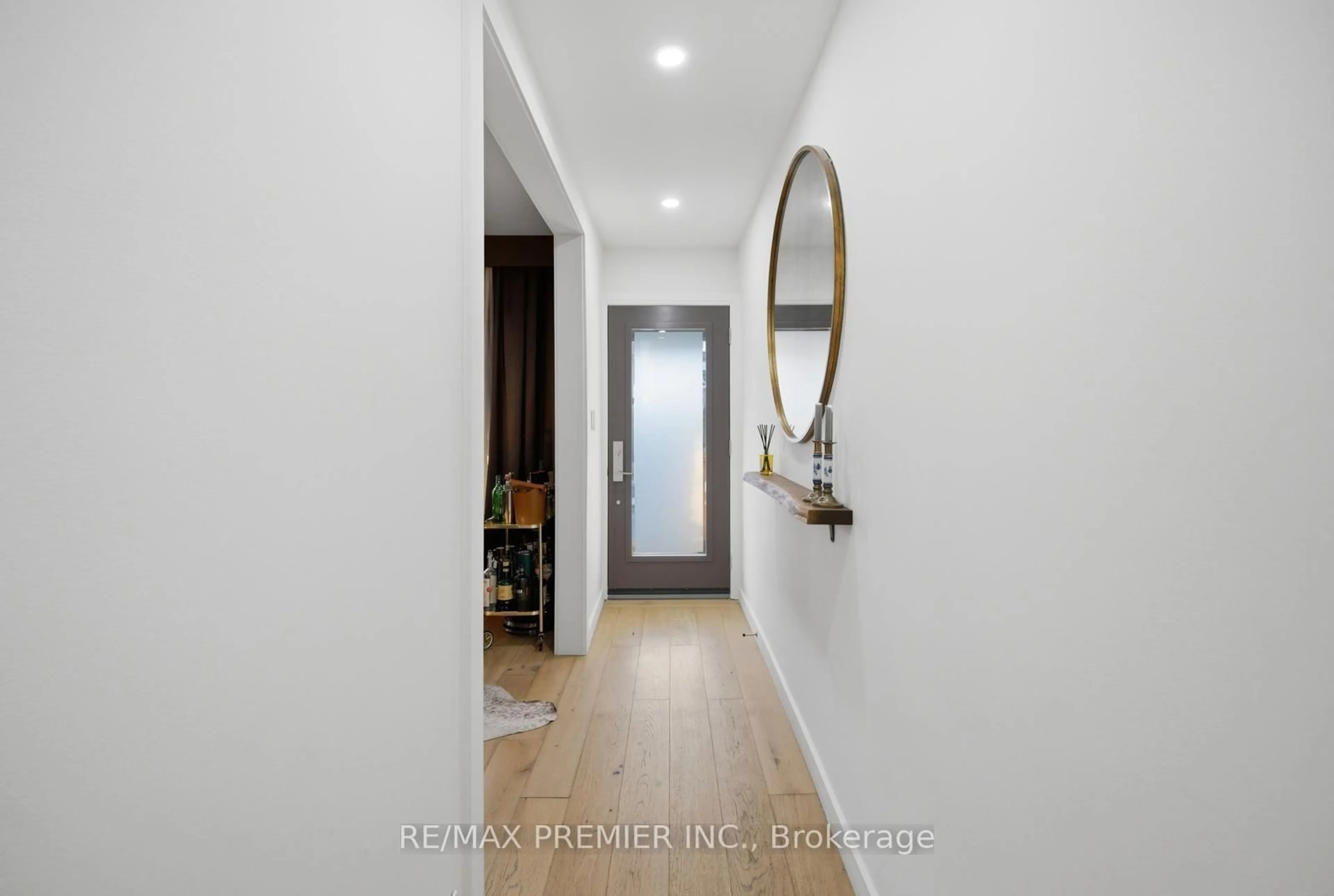 Indoor entryway for 127 Ascot Ave, Toronto Ontario M6E 1G3