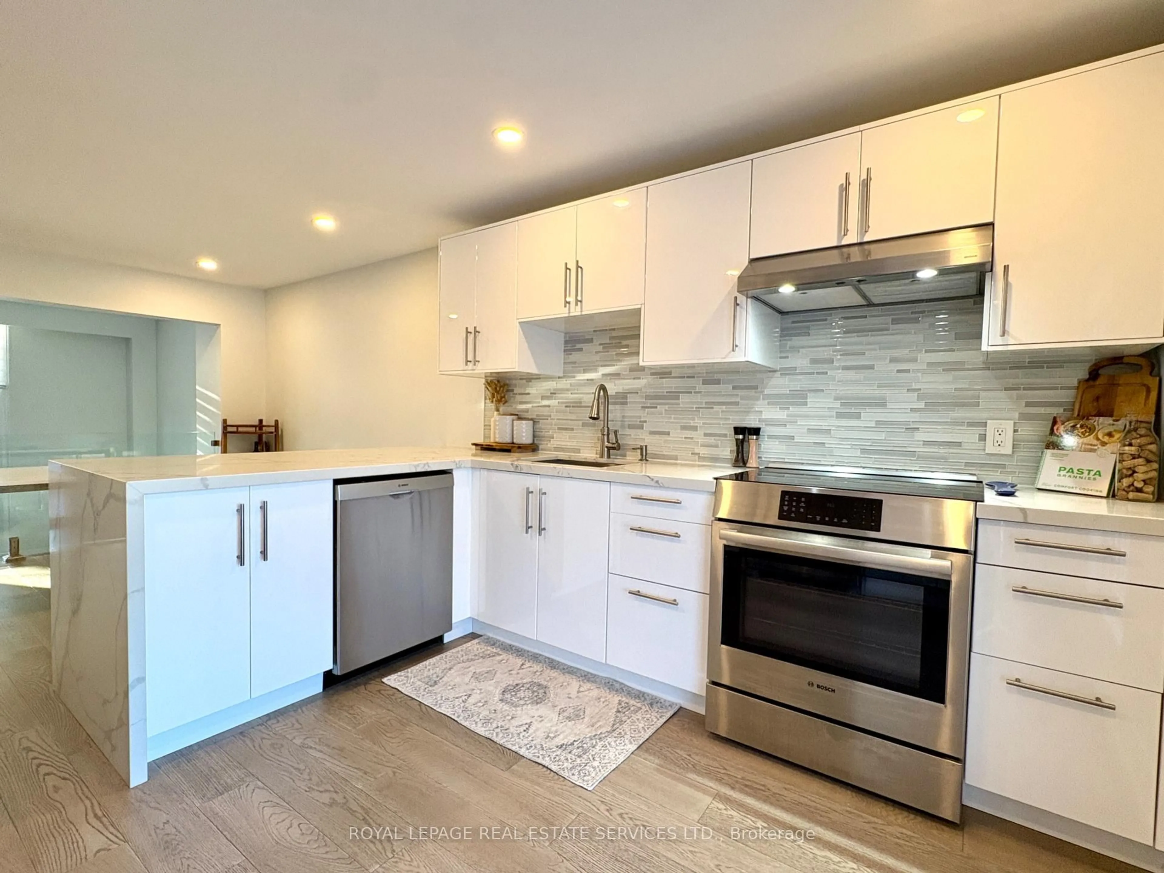 Open concept kitchen, unknown for 629 Rathburn Rd #30, Toronto Ontario M9C 3T5