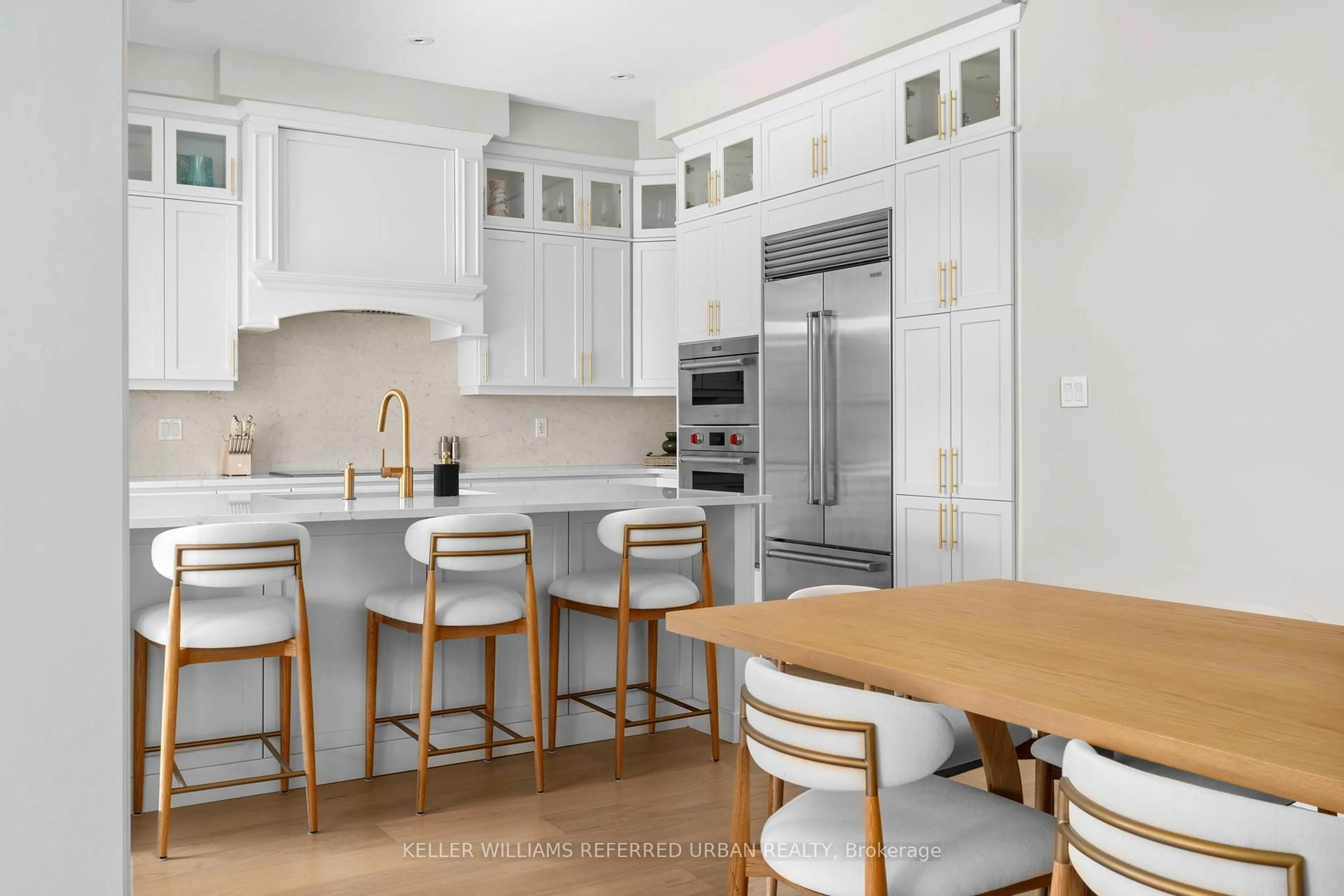 Open concept kitchen, unknown for 1318 Courtleigh Tr, Oakville Ontario L6H 7Y5