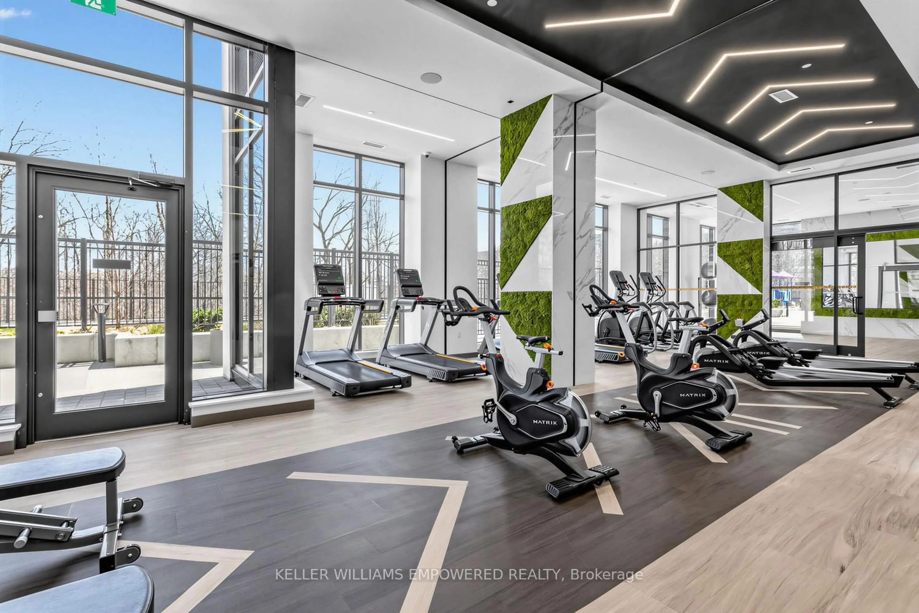 Gym or fitness room for 202 Burnhamthorpe Rd #303, Mississauga Ontario L5A 0B2