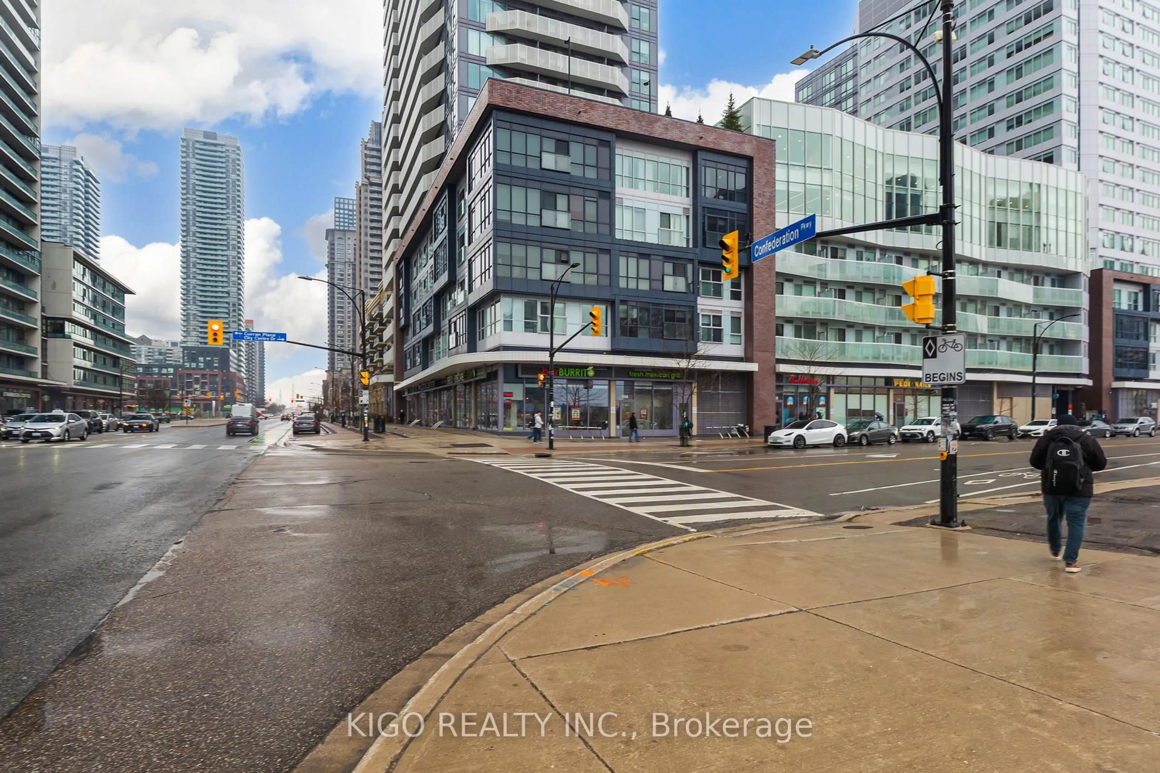 Blurry image for 4065 Confederation Pkwy #2406, Mississauga Ontario L5B 0L4
