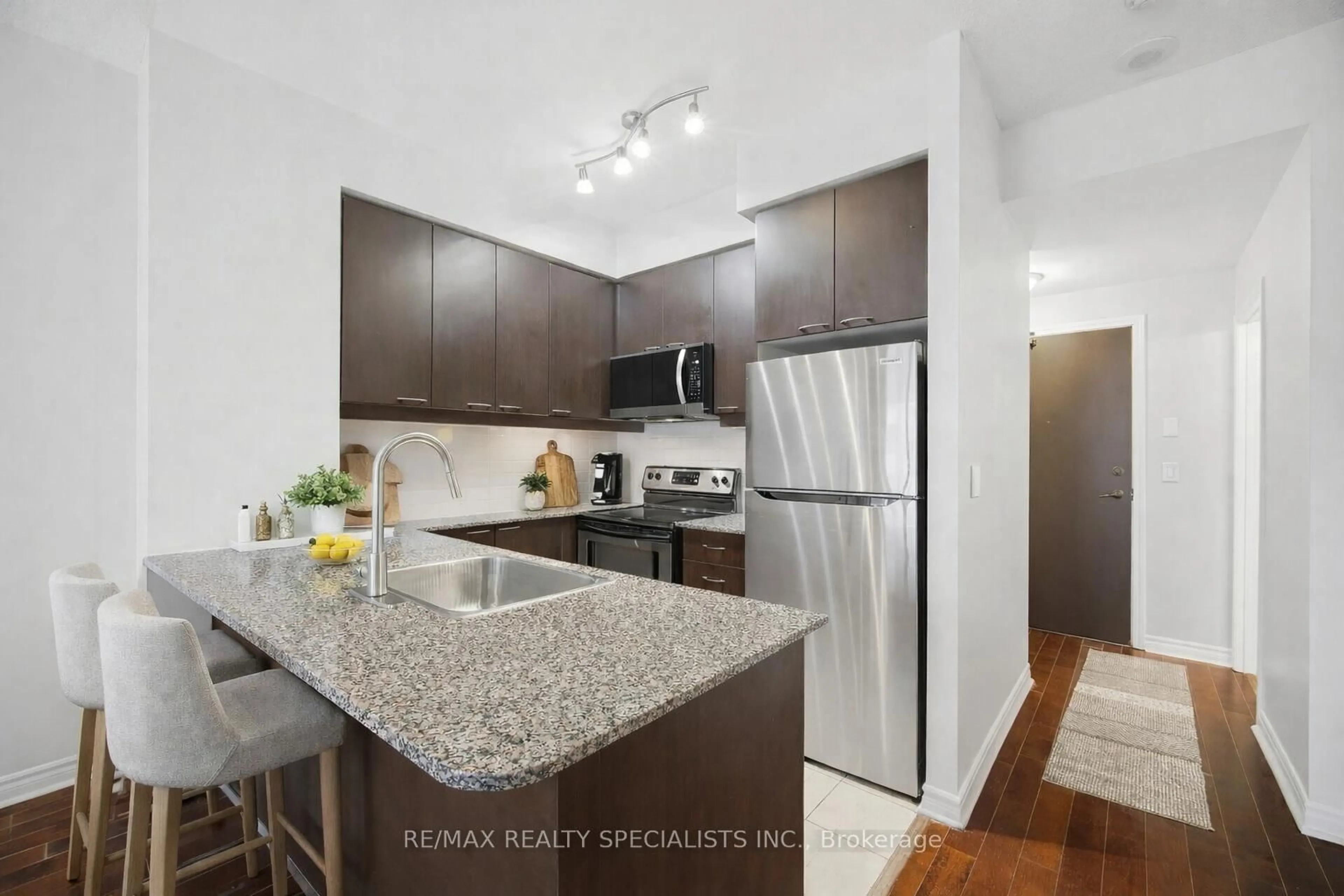 Standard kitchen, unknown for 385 Prince Of Wales Dr #520, Mississauga Ontario L5B 0C6