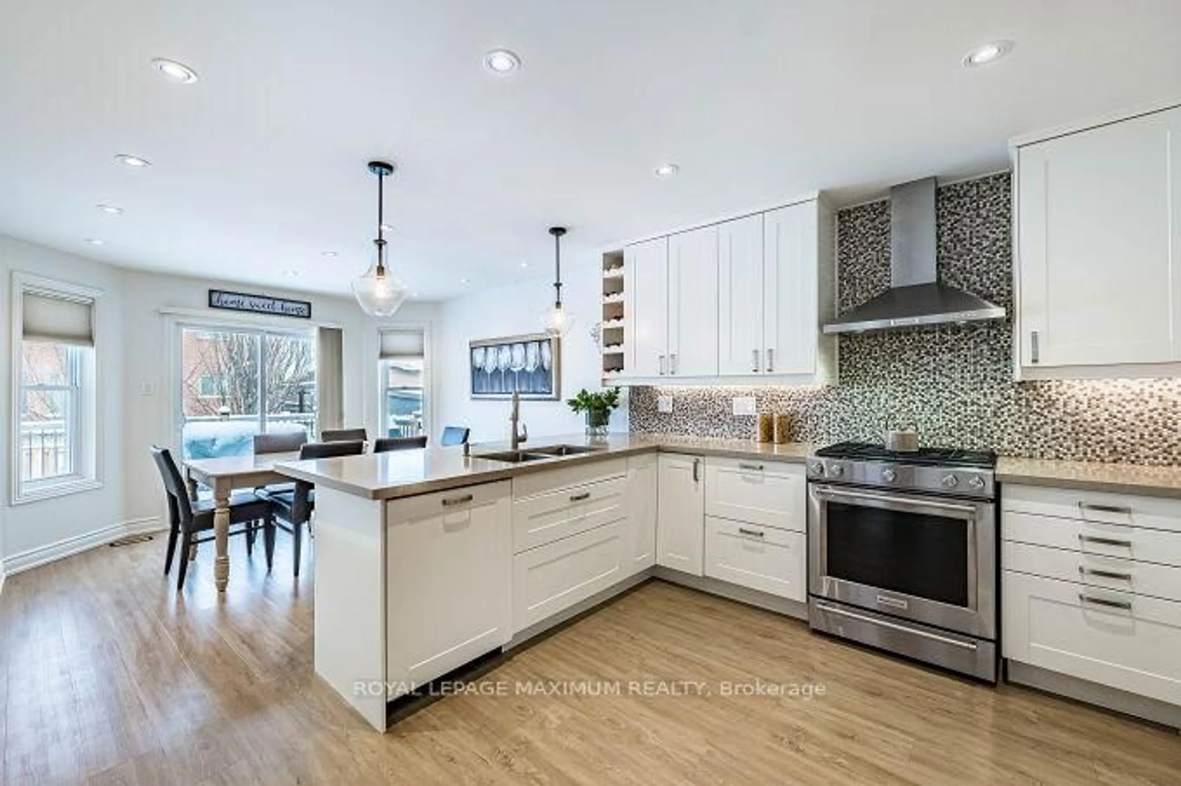 Contemporary kitchen, unknown for 57 Royalton Dr, Caledon Ontario L7E 2G1