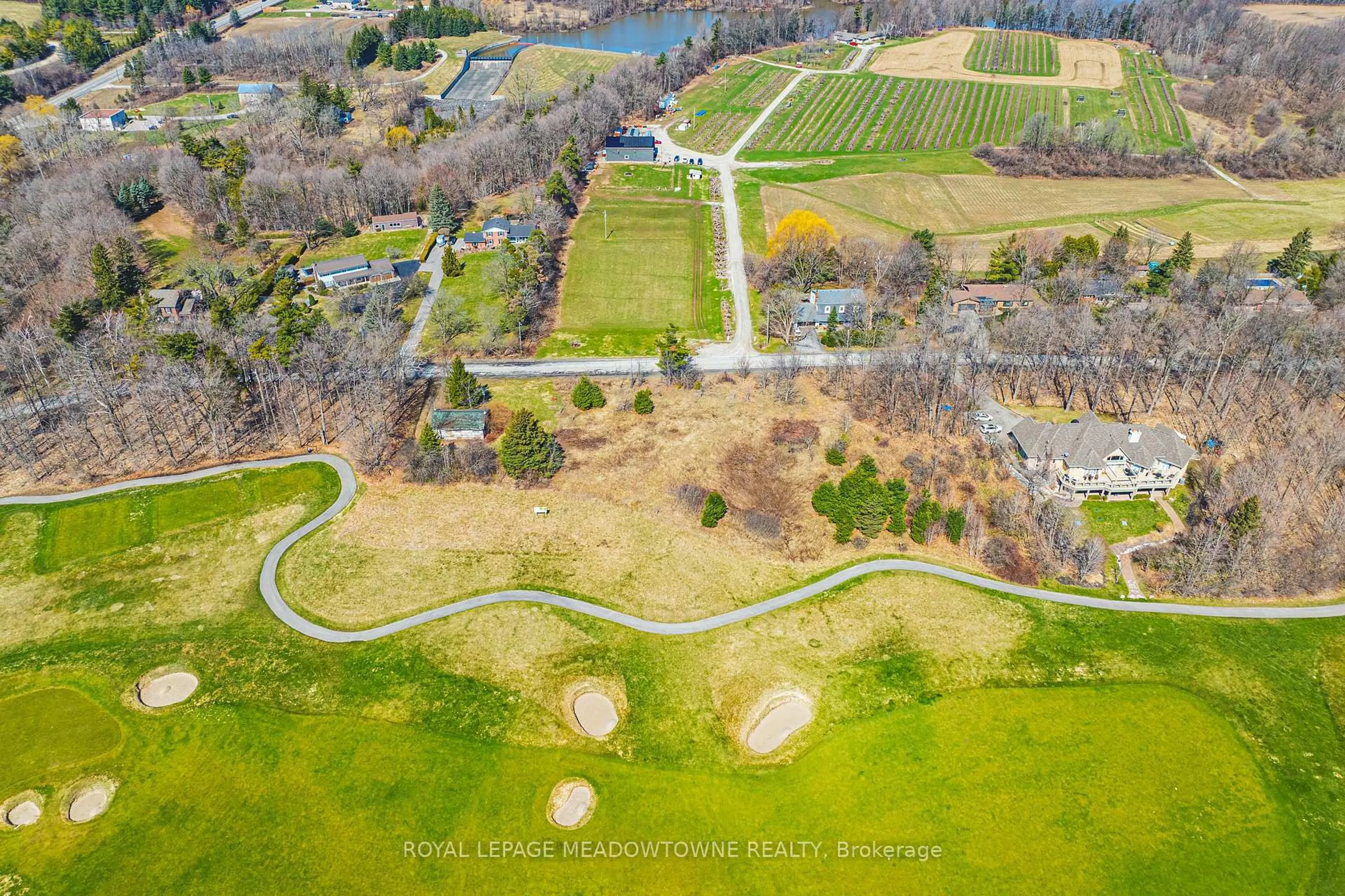 A pic from outside/outdoor area/front of a property/back of a property/a pic from drone, unknown for 8220 10 Sdrd, Halton Hills Ontario L9T 2X7