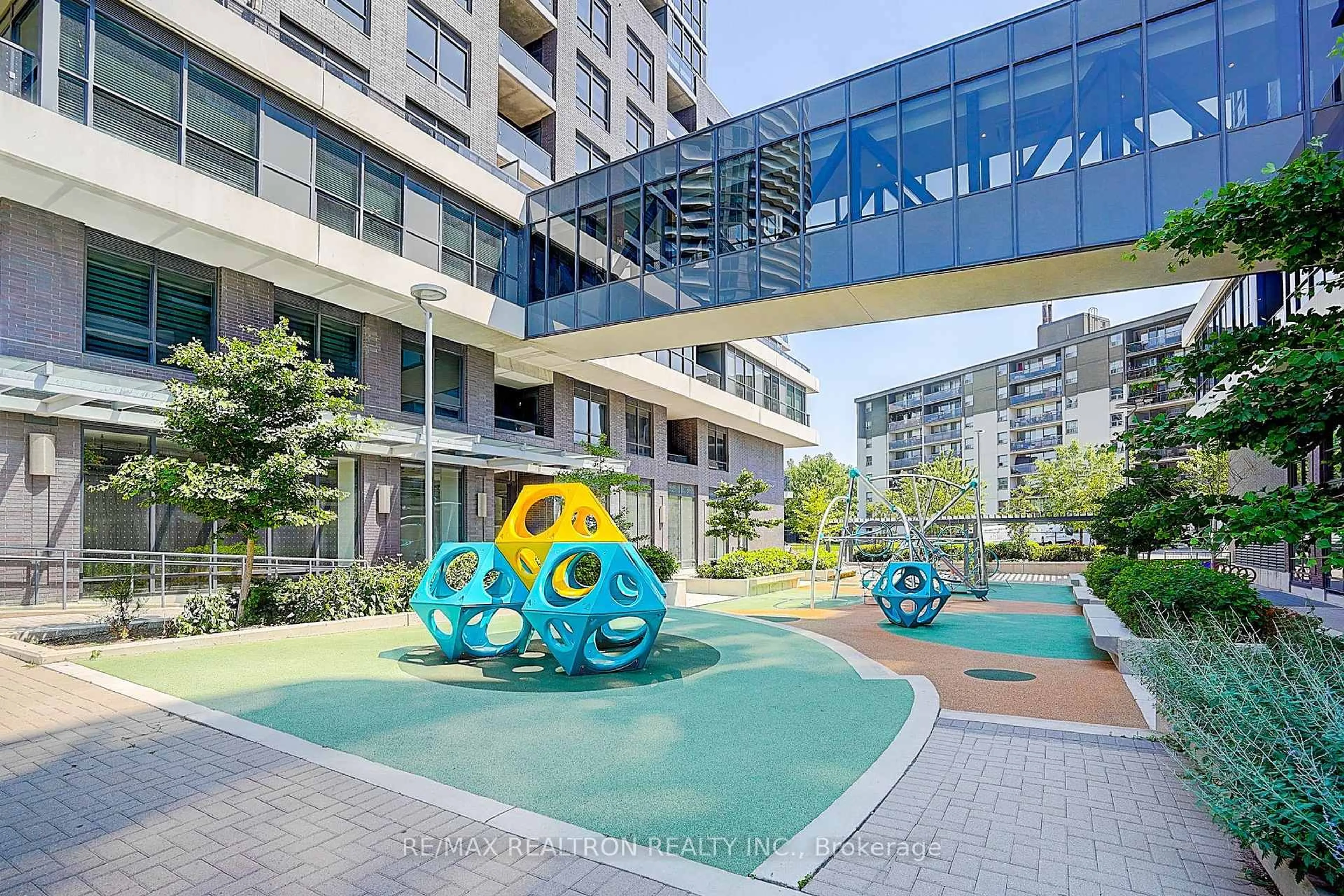 Pool for 26 Gibbs Rd #530, Toronto Ontario M9B 0E3